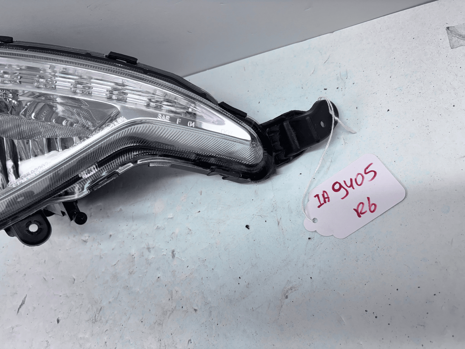 2013-2016 Hyundai Genesis Coupe Halogen Front Right OEM Fog Light - Image 3