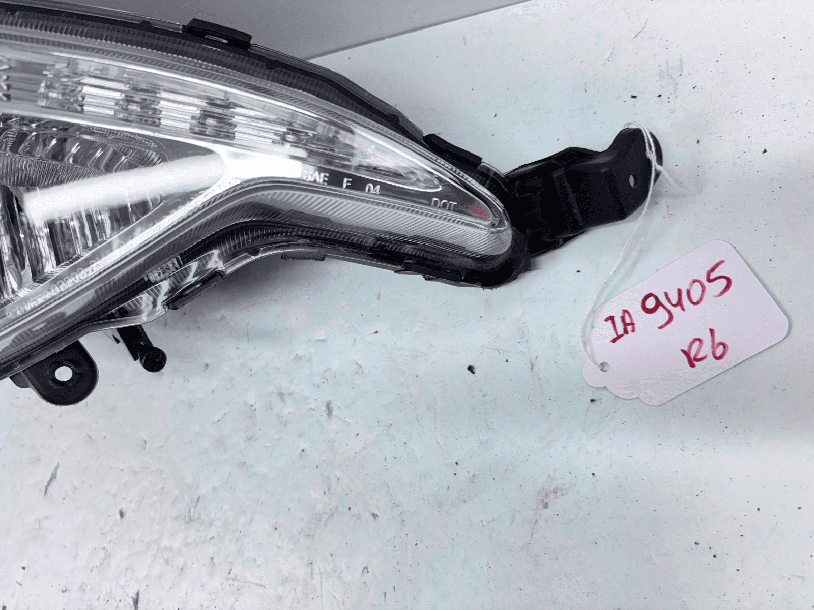 2013-2016 Hyundai Genesis Coupe Halogen Front Right OEM Fog Light - Image 4