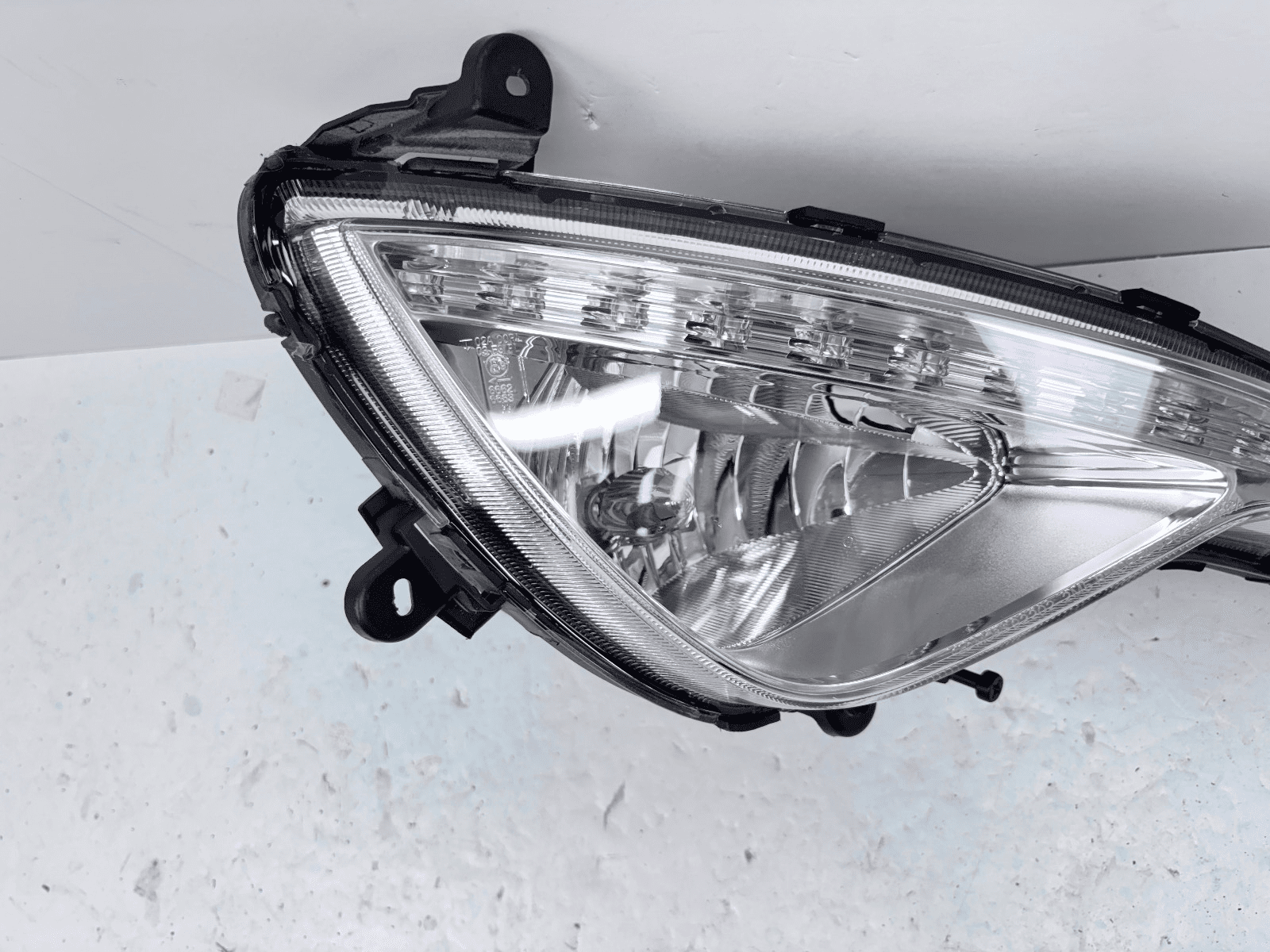 2013-2016 Hyundai Genesis Coupe Halogen Front Right OEM Fog Light - Image 8