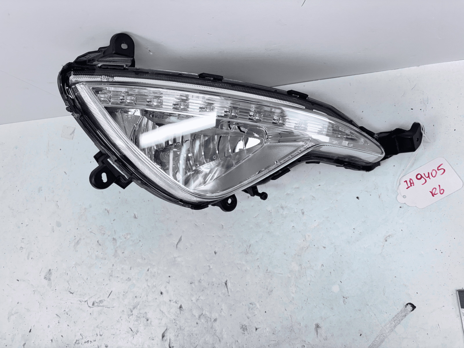 2013-2016 Hyundai Genesis Coupe Halogen Front Right OEM Fog Light - Image 9