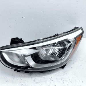 2015-17 Hyundai Accent Halogen Front Left OEM Headlight 92101-1r7