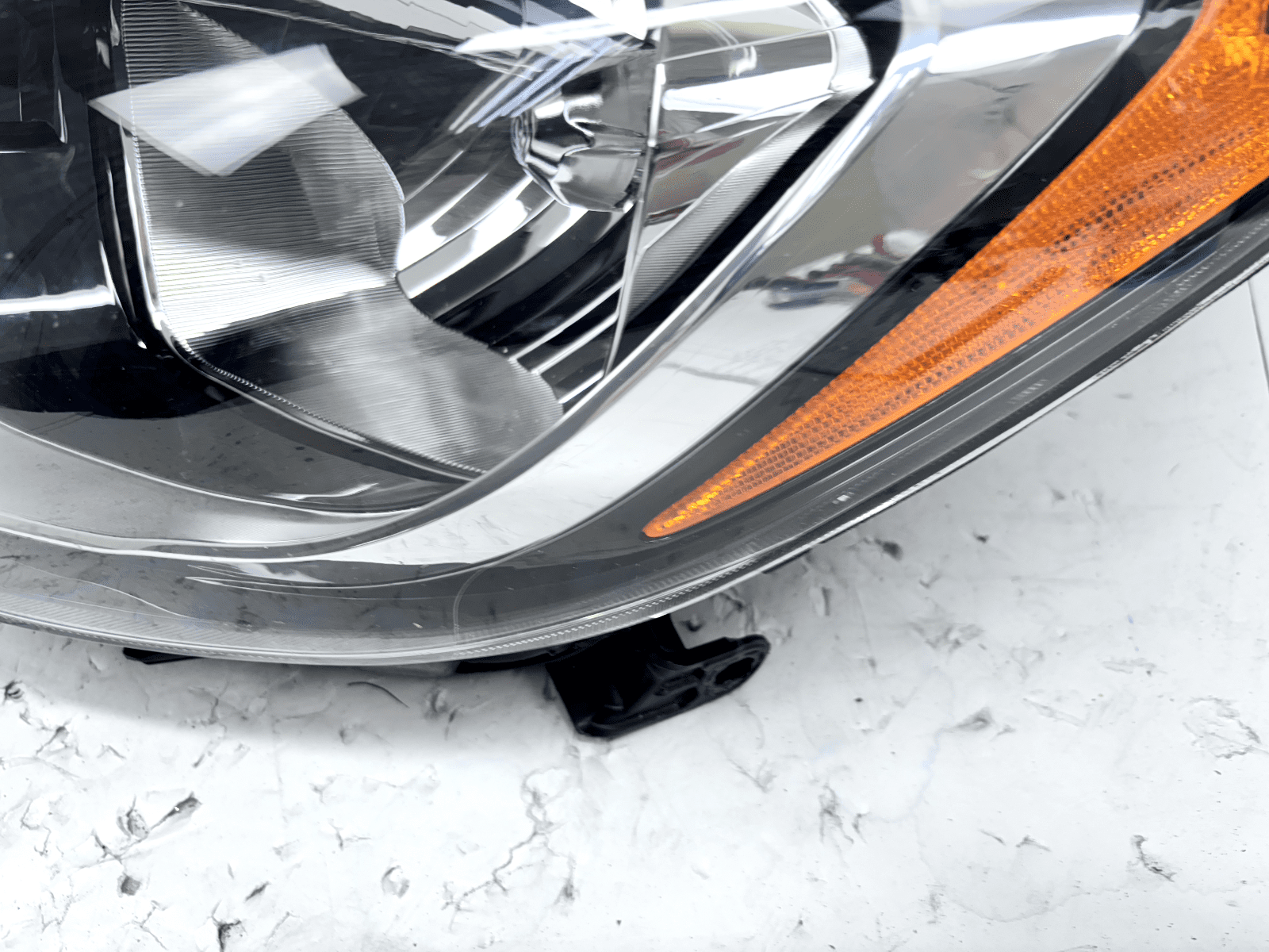 2015-17 Hyundai Accent Halogen Front Left OEM Headlight 92101-1r7 - Image 9
