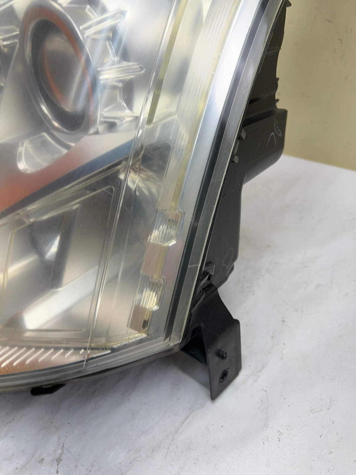 2010-2016 Cadillac SRX Halogen Front Left OEM Headlight - Image 4