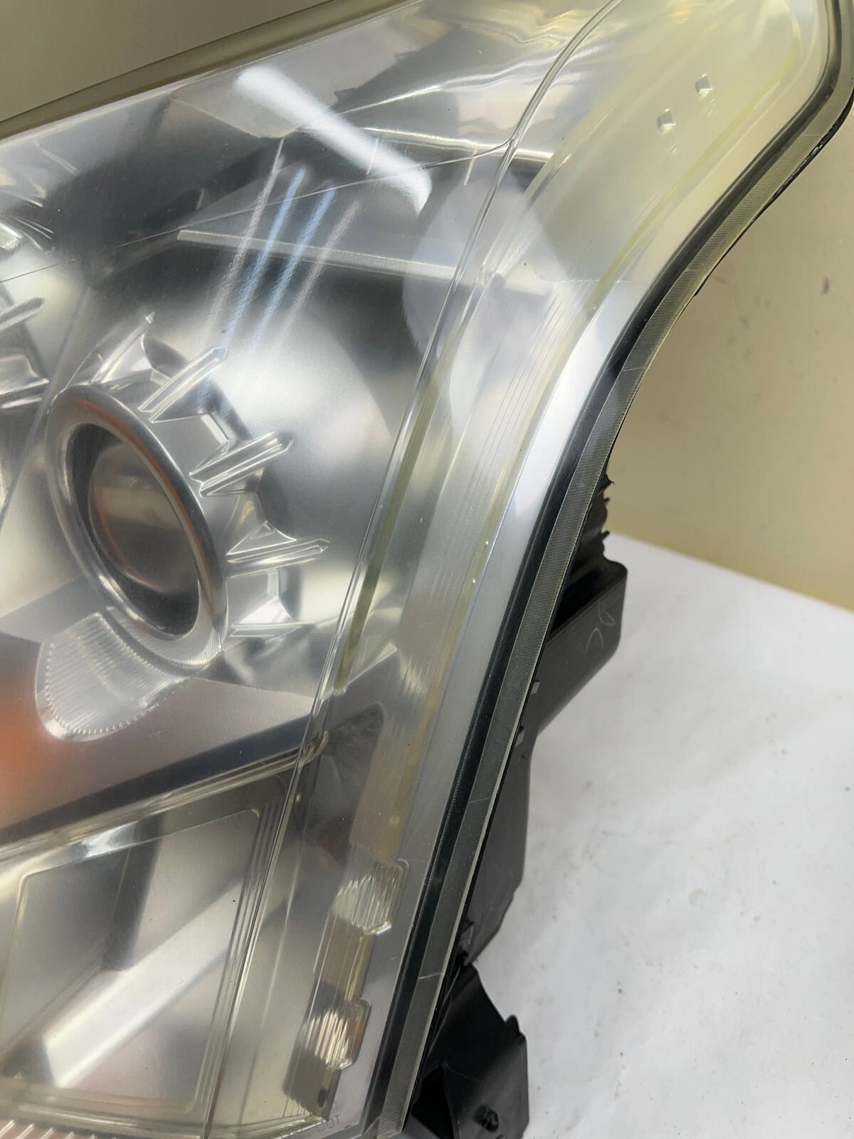 2010-2016 Cadillac SRX Halogen Front Left OEM Headlight - Image 5