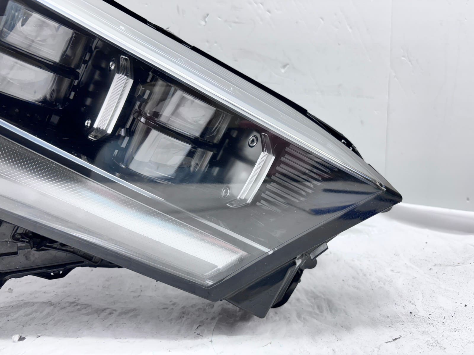 2022-2025 Toyota Sequoia LED Platinum Front Right OEM Headlight - Image 2