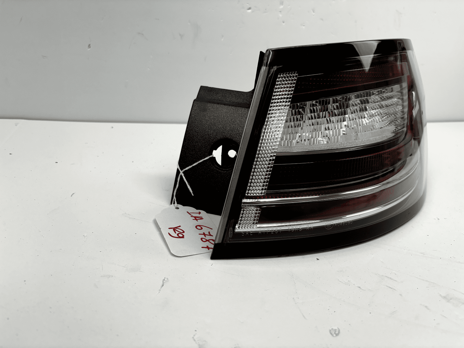 NICE 2019-23 Lincoln Nautilus LED Rear Right OEM Tail Light - Image 2