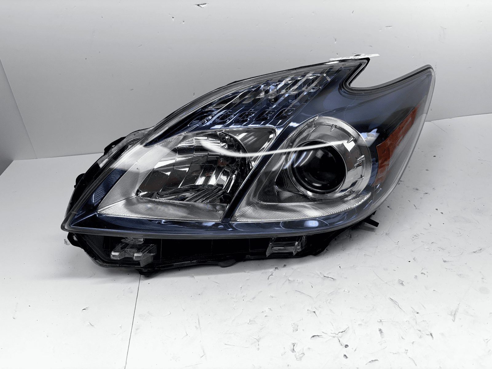 2012-2015 Toyota Prius Halogen Blue Front Left OEM Headlight