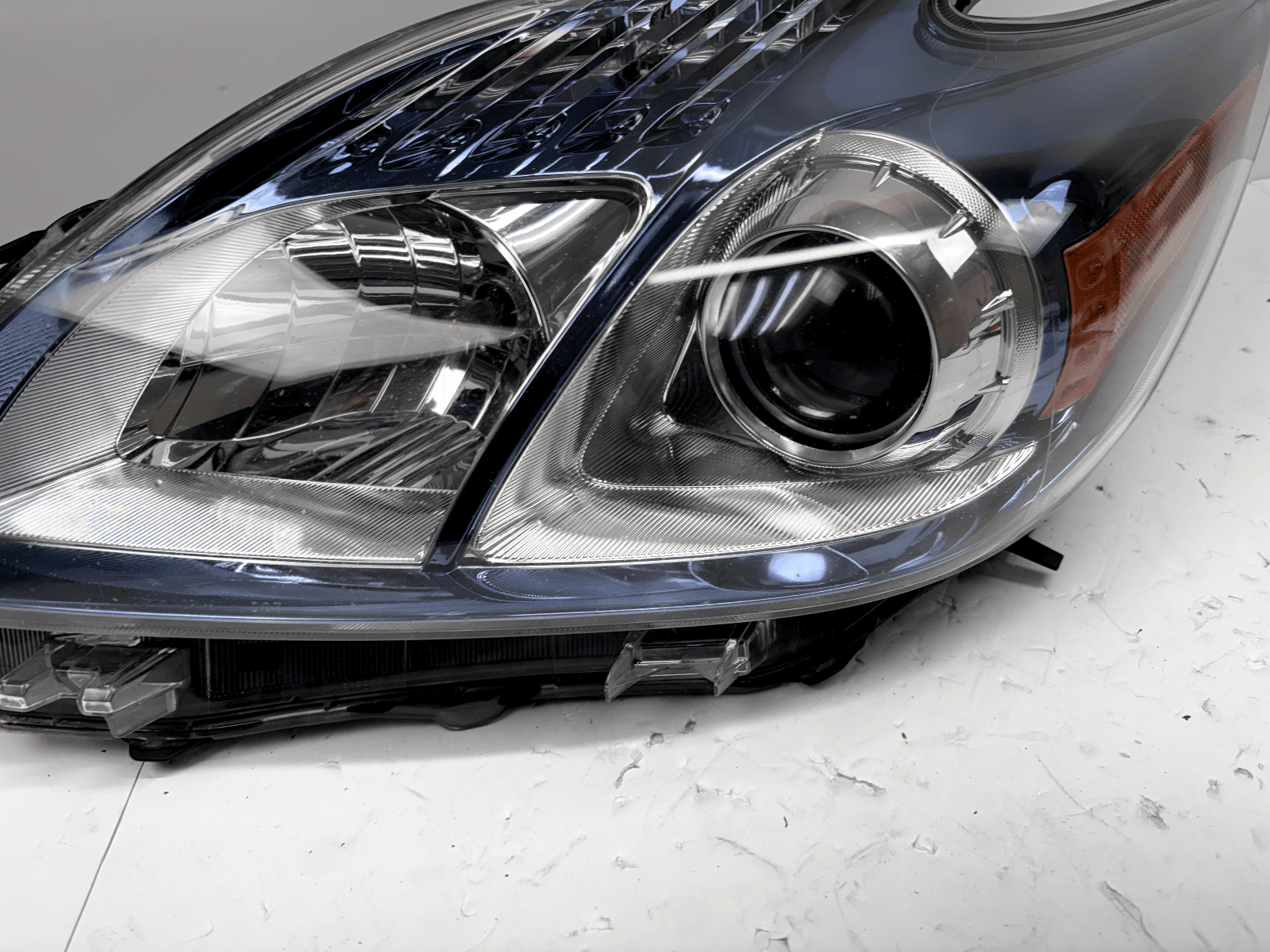 2012-2015 Toyota Prius Halogen Blue Front Left OEM Headlight - Image 6