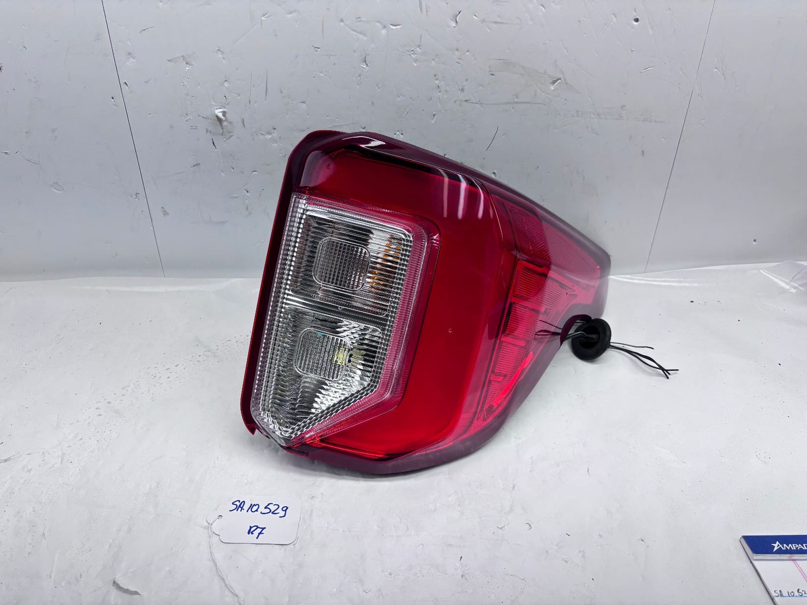 2020-24 Ford Explorer Halogen LED Rear Right OEM Tail Light LB5Z-13405-F