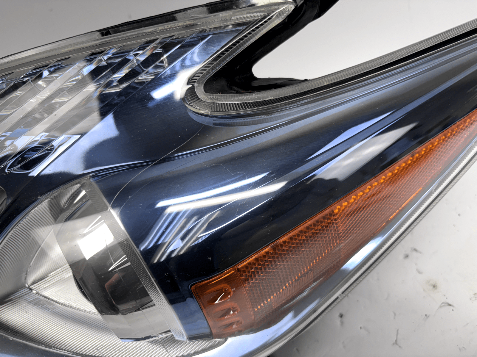 2012-2015 Toyota Prius Halogen Blue Front Left OEM Headlight - Image 11