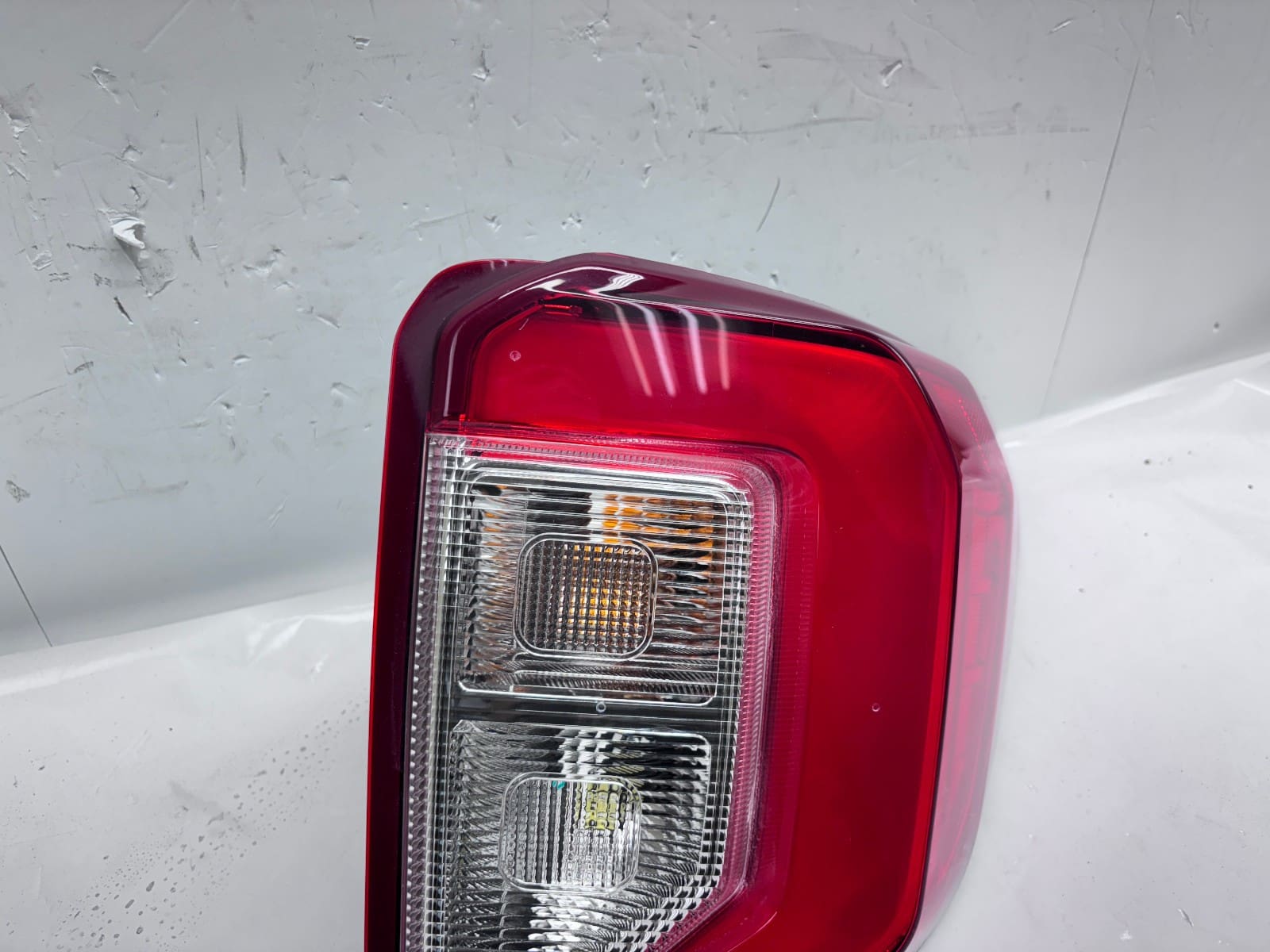 2020-24 Ford Explorer Halogen LED Rear Right OEM Tail Light LB5Z-13405-F - Image 2