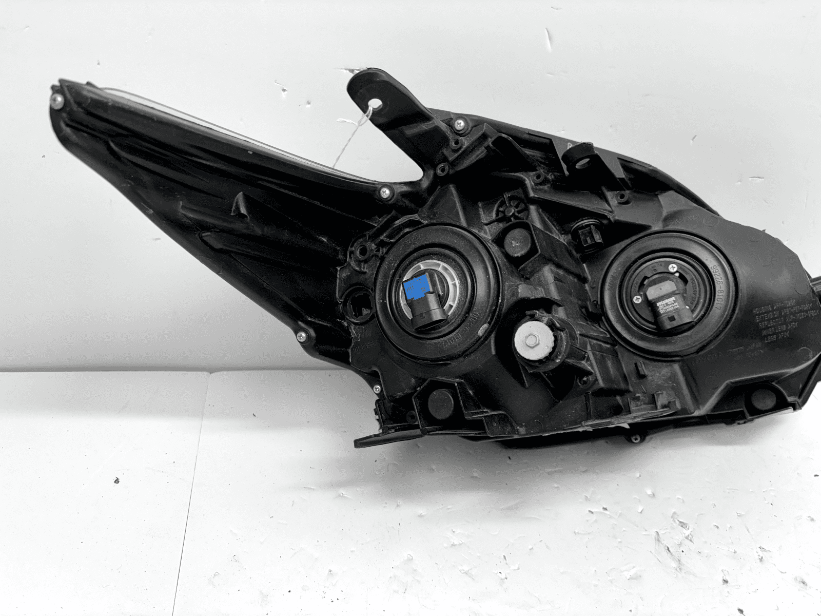 2012-2015 Toyota Prius Halogen Blue Front Left OEM Headlight - Image 20