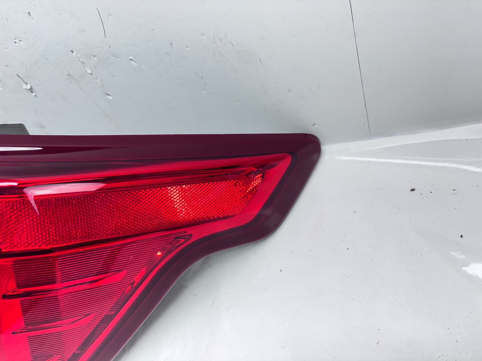 2020-24 Ford Explorer Halogen LED Rear Right OEM Tail Light LB5Z-13405-F - Image 16