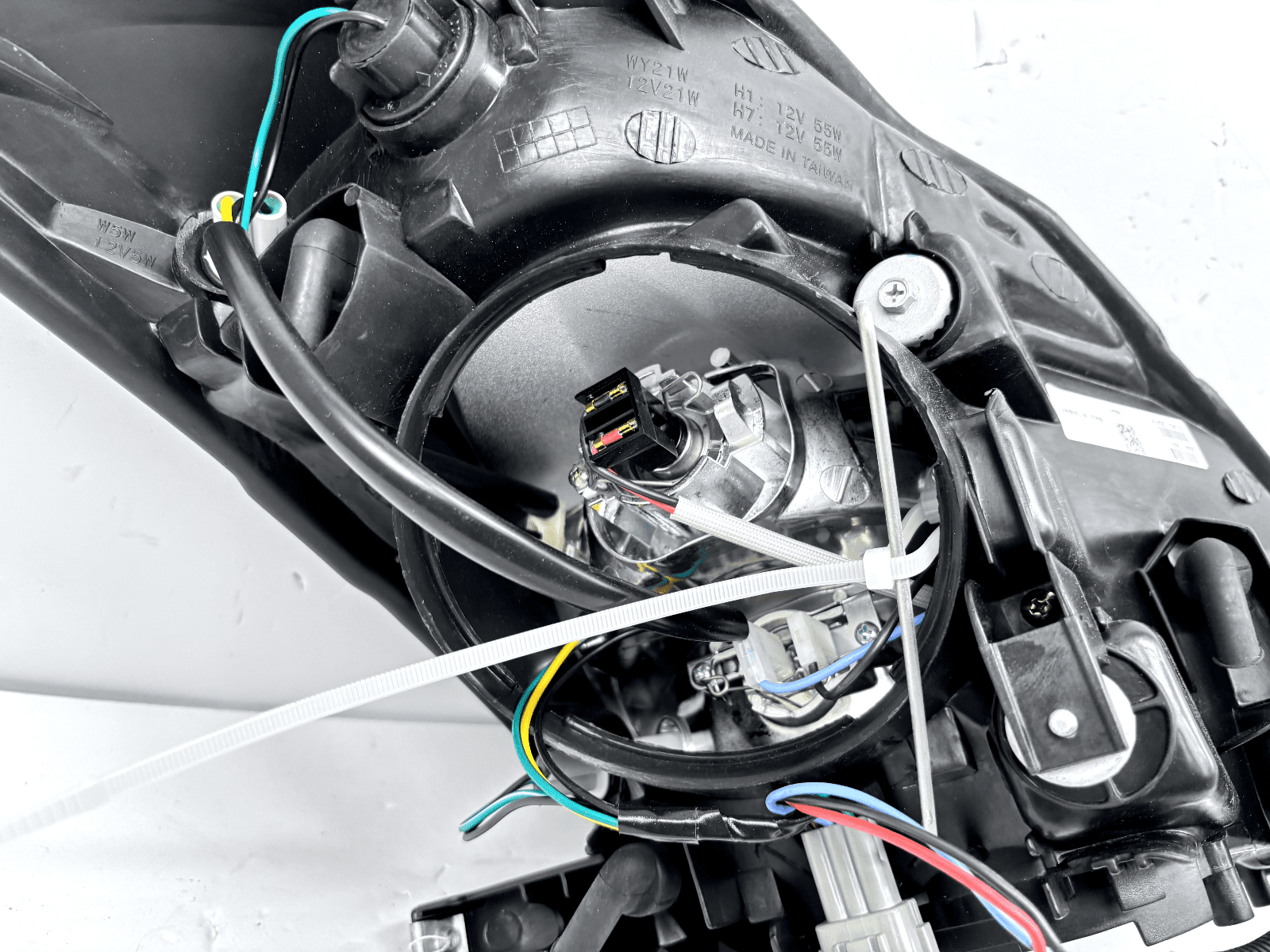 2003-2005 Nissan 350z Xenon Front Left Headlight - Image 14