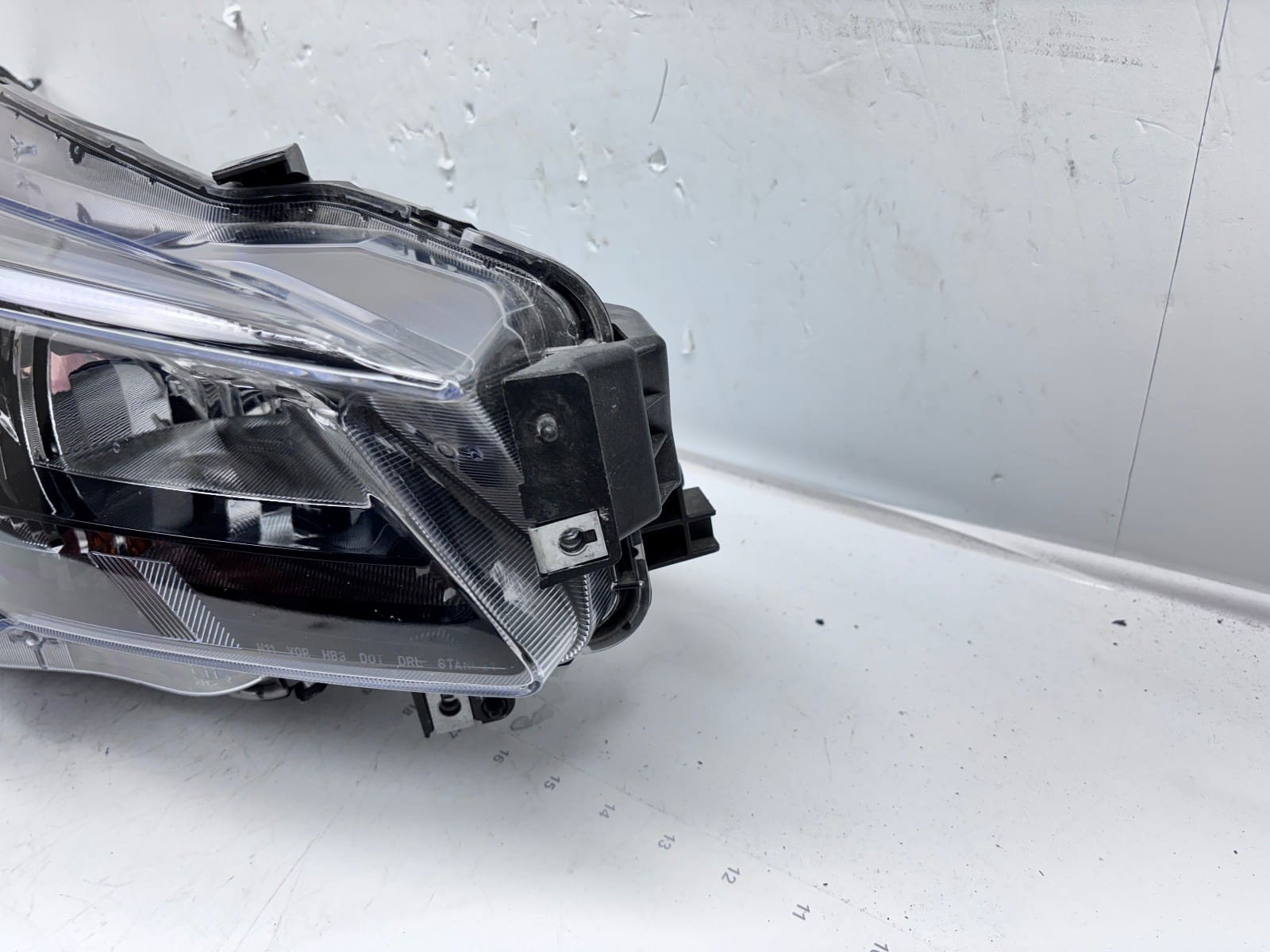 84001AL10A 2018-19 Subaru Legacy Outback Halogen LED Front Right OEM Headlight - Image 3