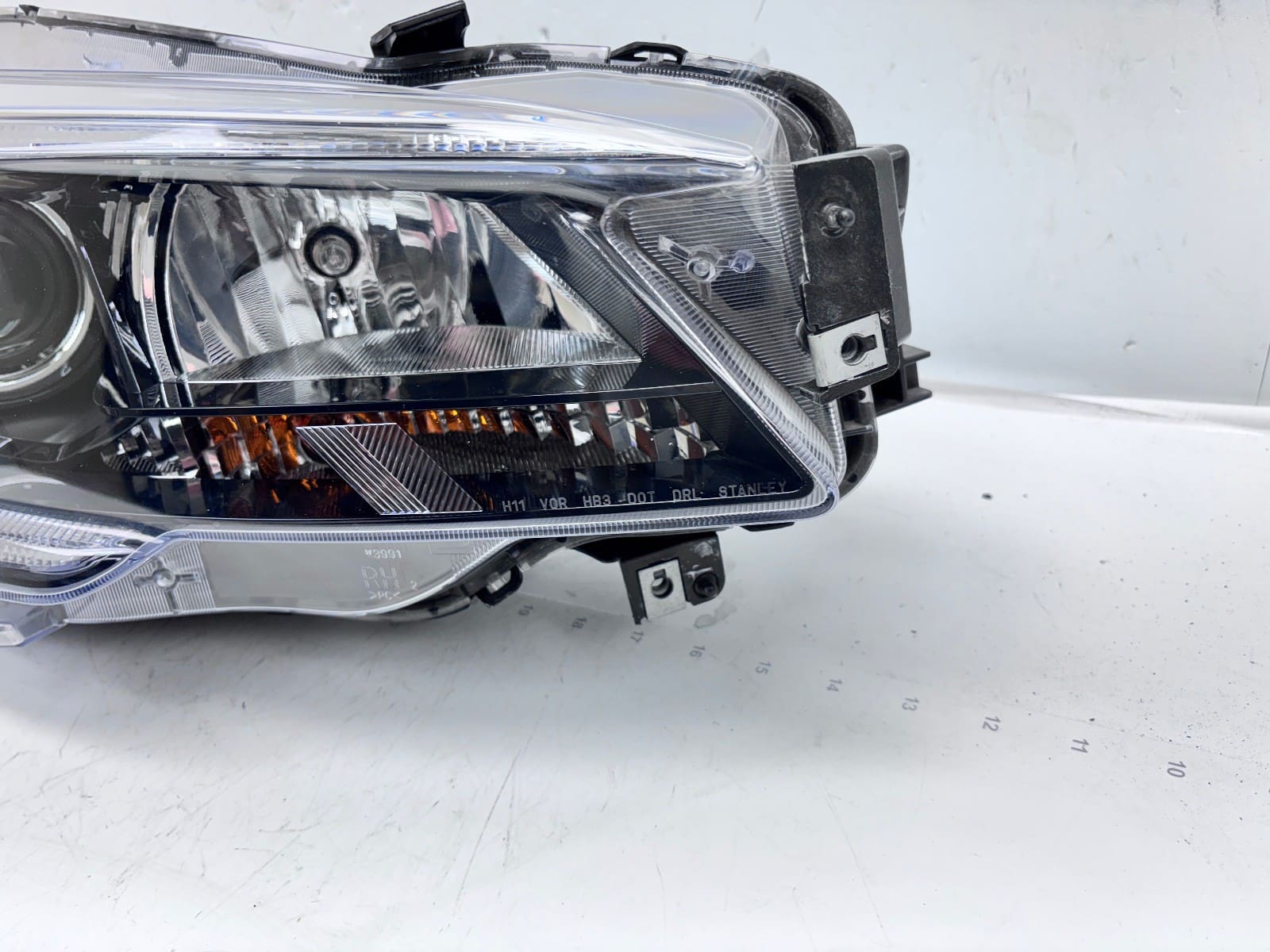 84001AL10A 2018-19 Subaru Legacy Outback Halogen LED Front Right OEM Headlight - Image 6