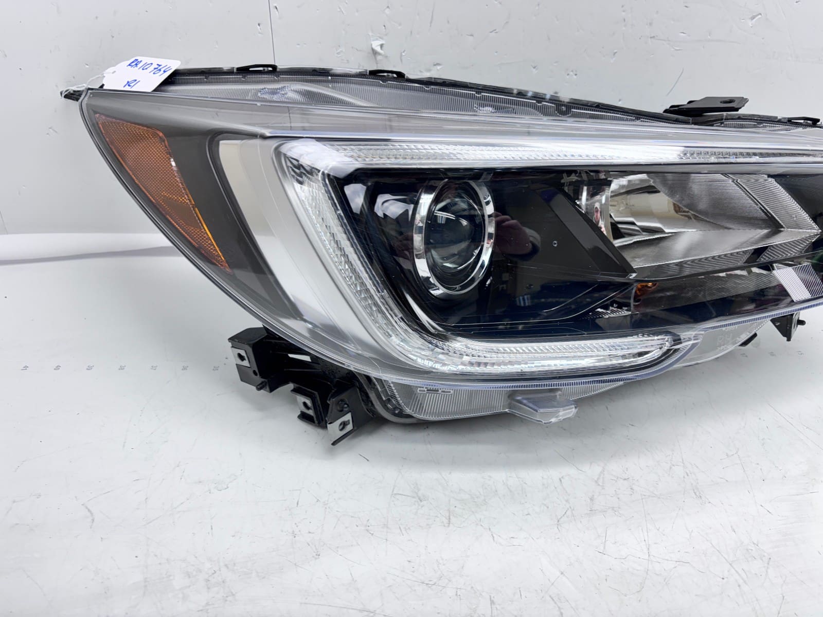 84001AL10A 2018-19 Subaru Legacy Outback Halogen LED Front Right OEM Headlight - Image 10