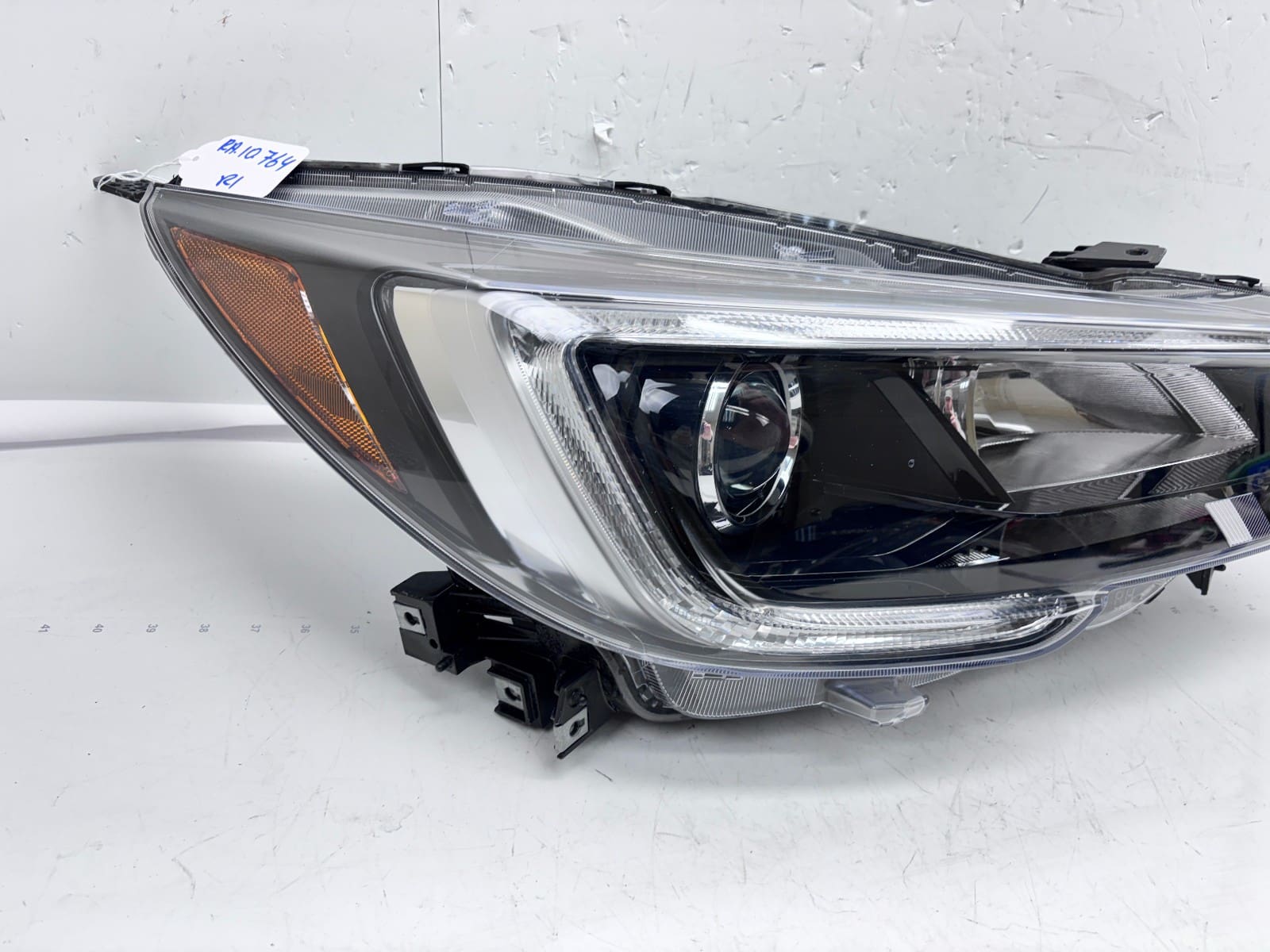 84001AL10A 2018-19 Subaru Legacy Outback Halogen LED Front Right OEM Headlight - Image 11