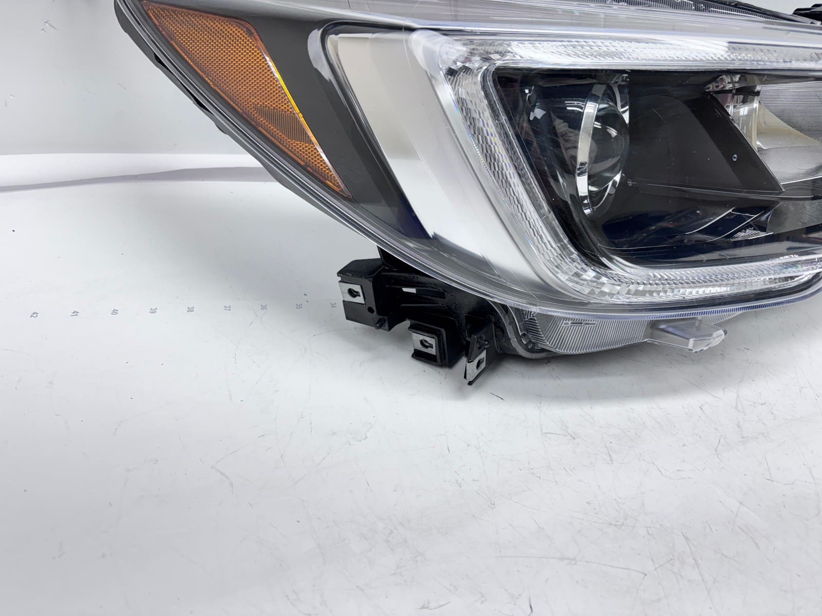 84001AL10A 2018-19 Subaru Legacy Outback Halogen LED Front Right OEM Headlight - Image 12