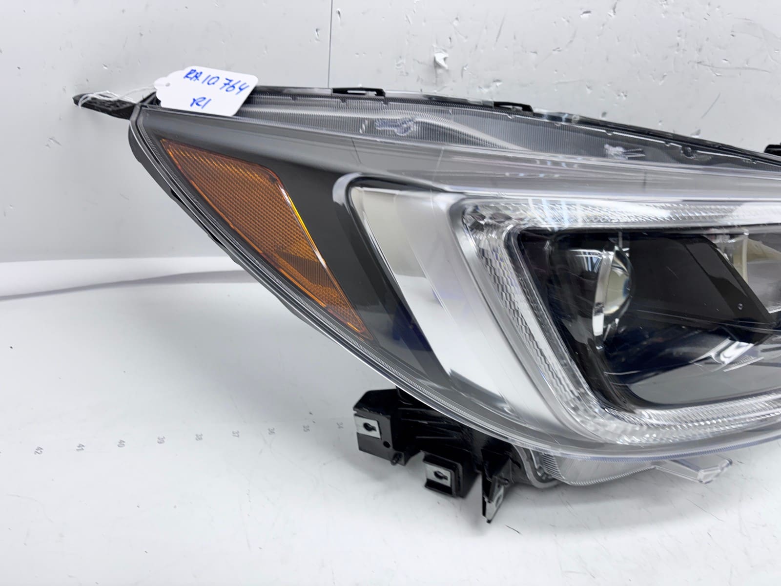 84001AL10A 2018-19 Subaru Legacy Outback Halogen LED Front Right OEM Headlight - Image 13