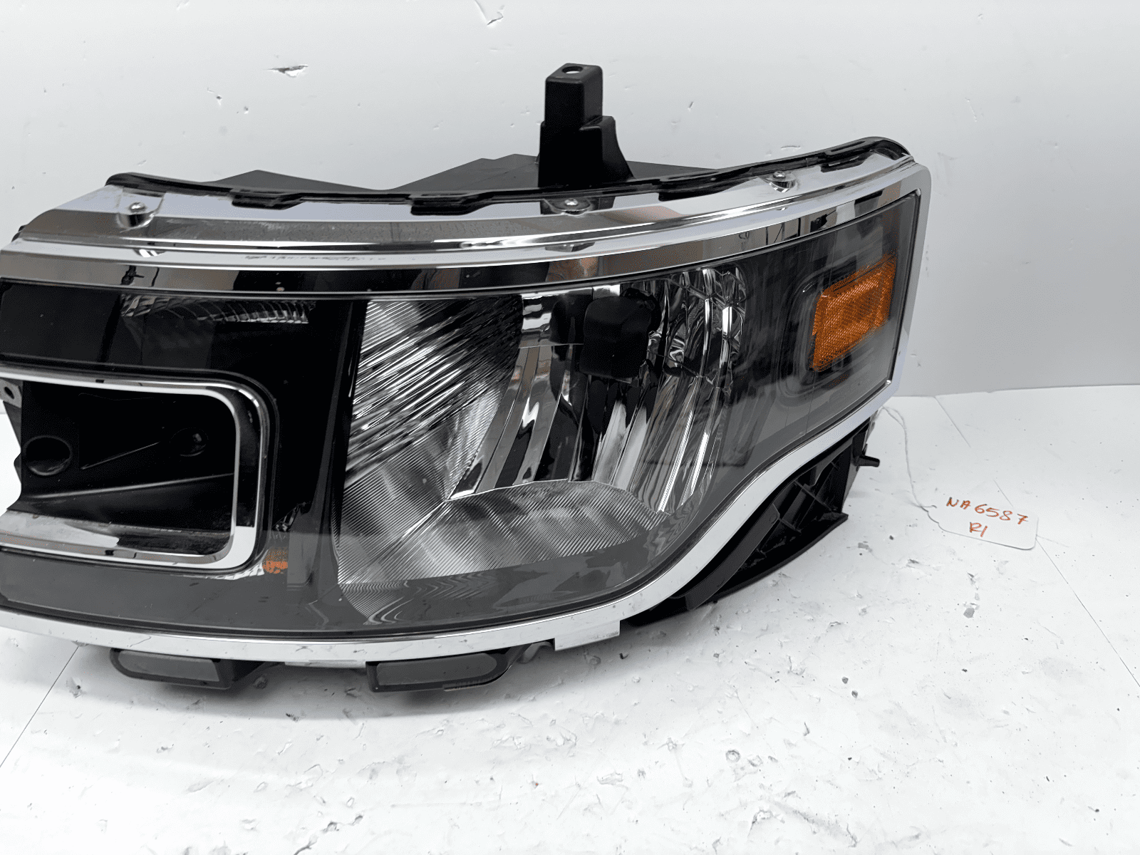 2013-2019 Ford Flex Halogen Front Left Headlight OEM Genuine - Image 2