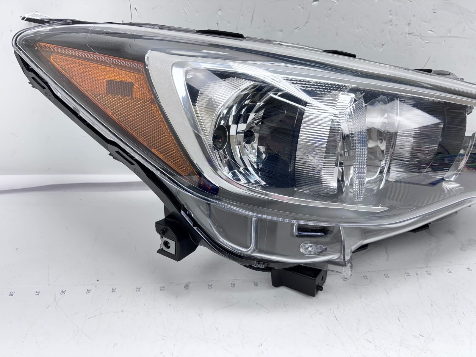 2017-23 Subaru Impreza; Crosstrek Halogen Front Right OEM Headlight 84001FL00A - Image 9