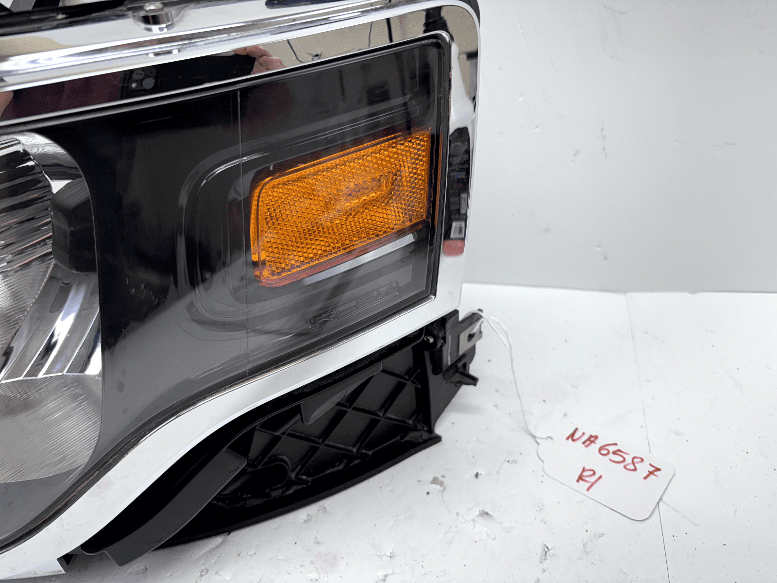 2013-2019 Ford Flex Halogen Front Left Headlight OEM Genuine - Image 4