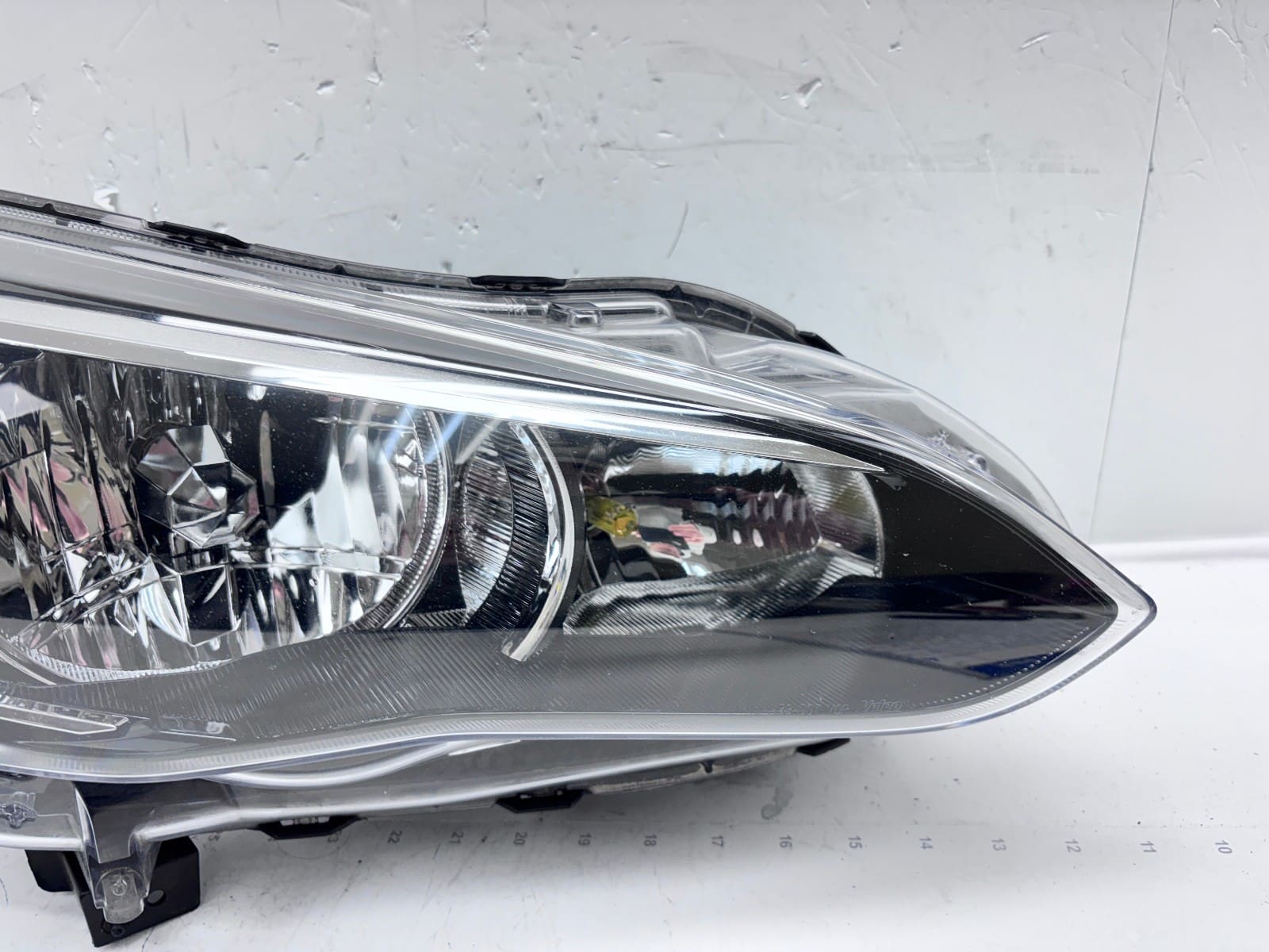 2017-23 Subaru Impreza; Crosstrek Halogen Front Right OEM Headlight 84001FL00A - Image 3