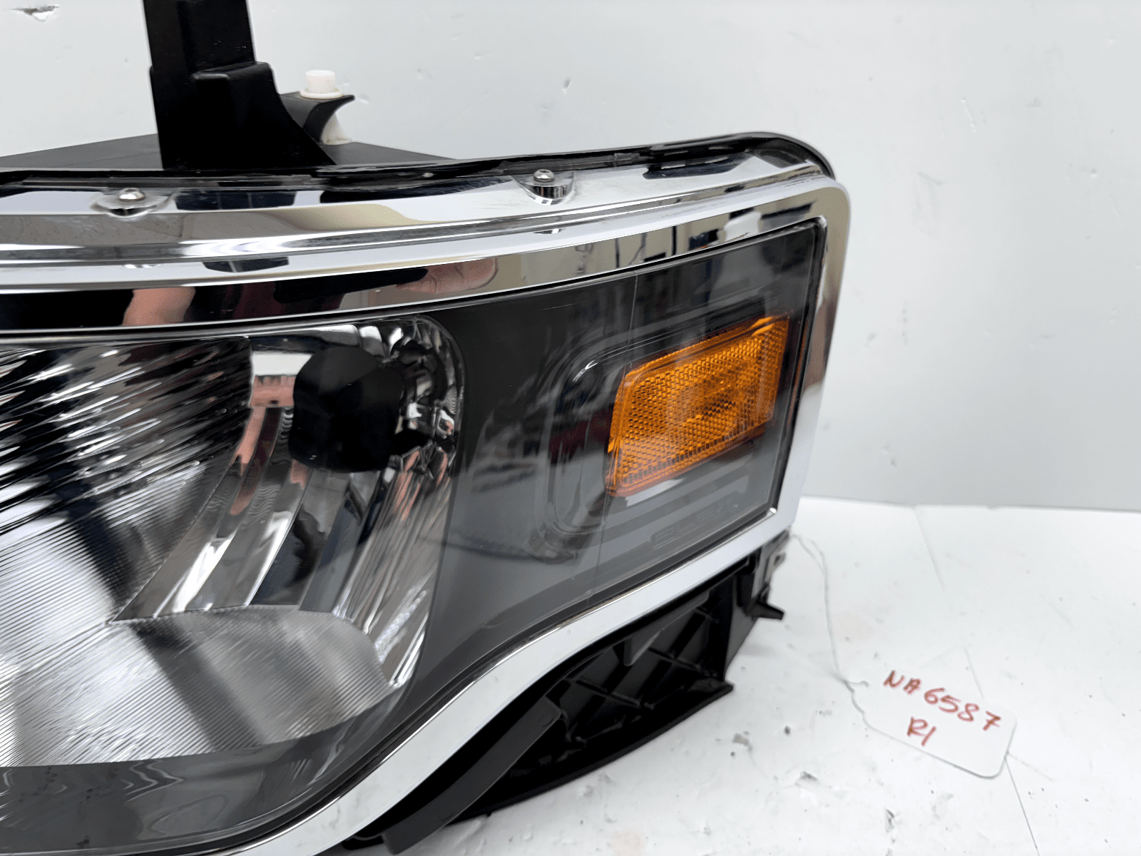 2013-2019 Ford Flex Halogen Front Left Headlight OEM Genuine - Image 7