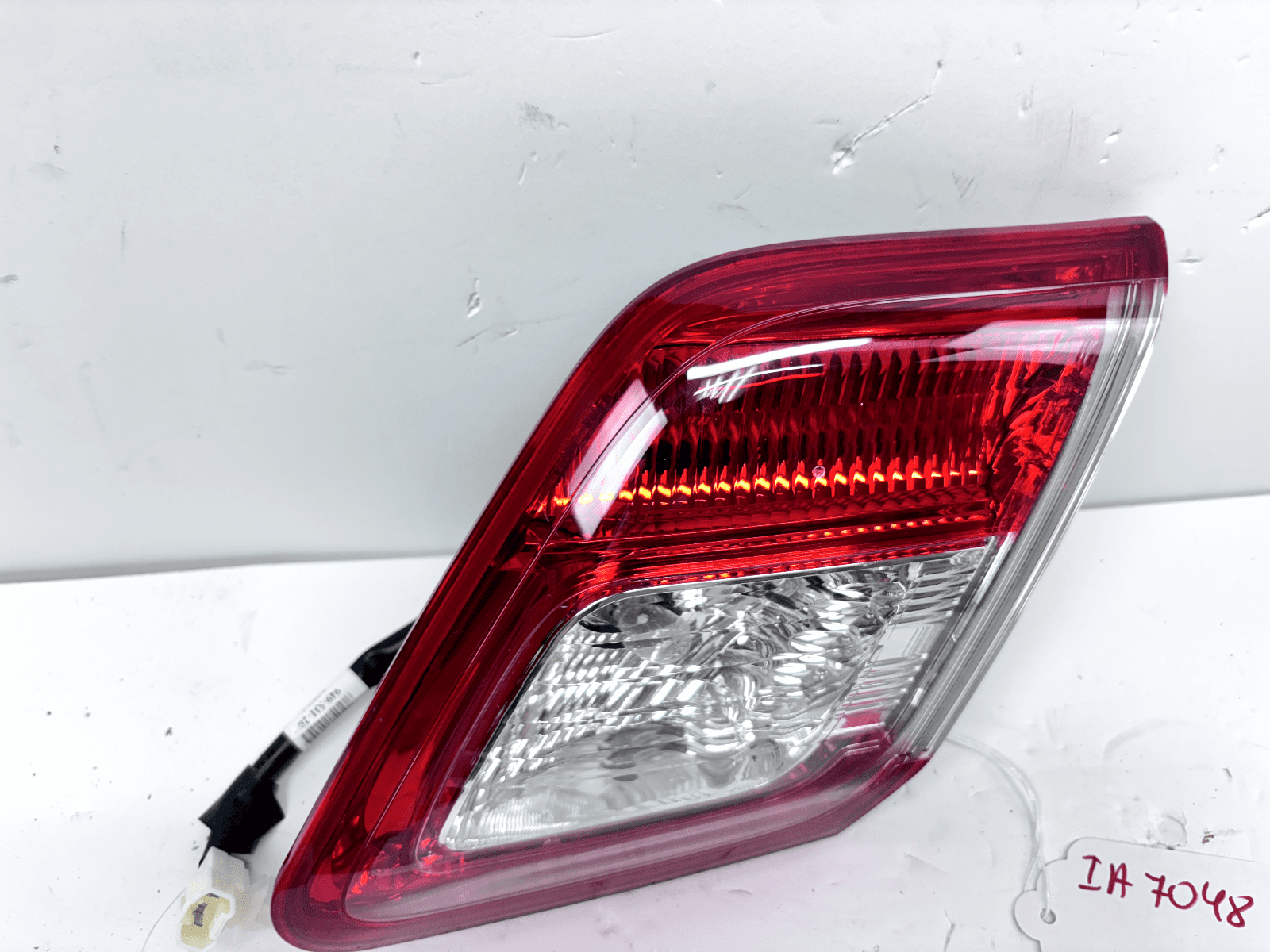 NICE 2010-11 Toyota Camry Halogen Rear Right Inner OEM Tail Light - Image 5
