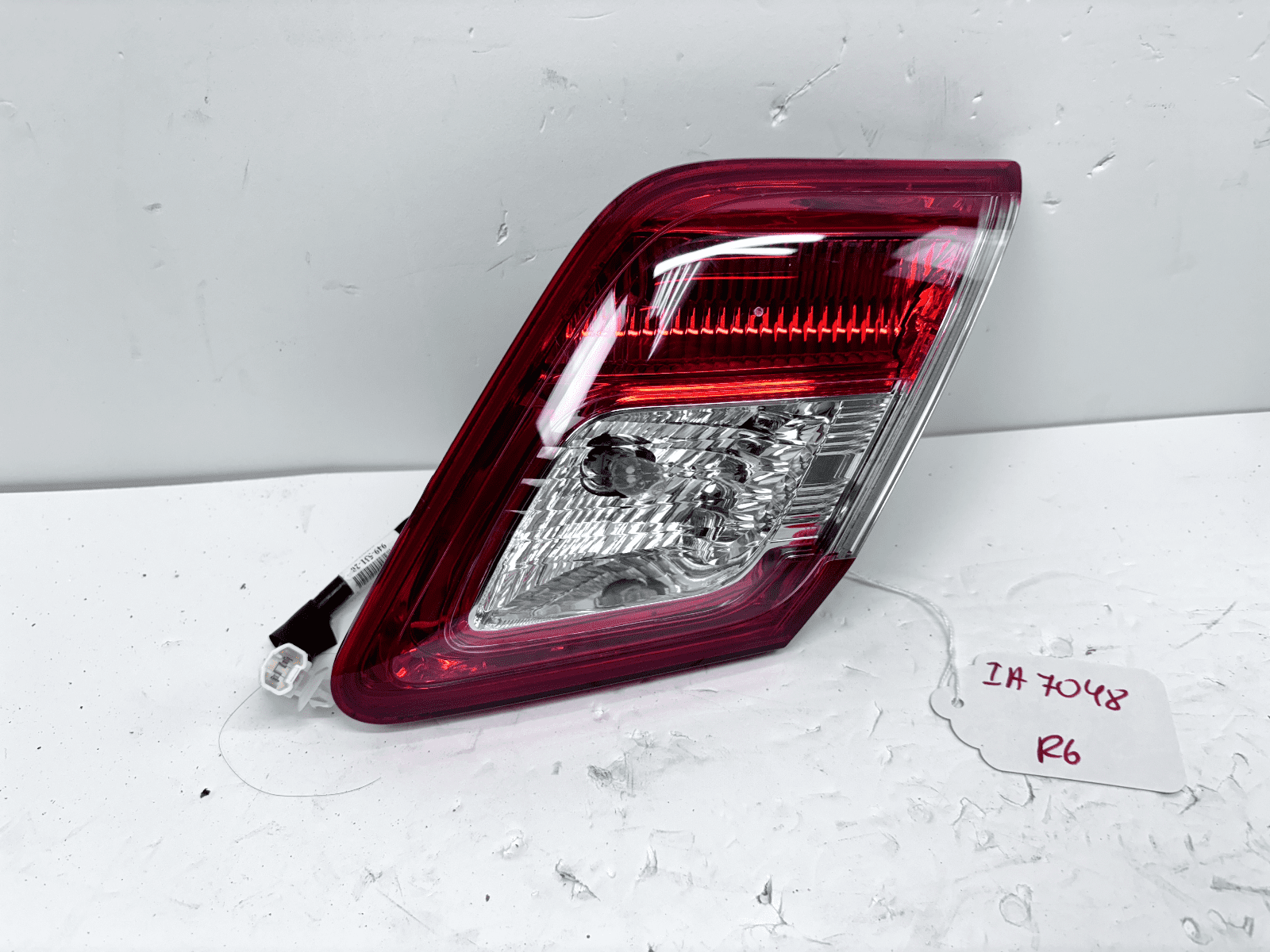 NICE 2010-11 Toyota Camry Halogen Rear Right Inner OEM Tail Light - Image 6
