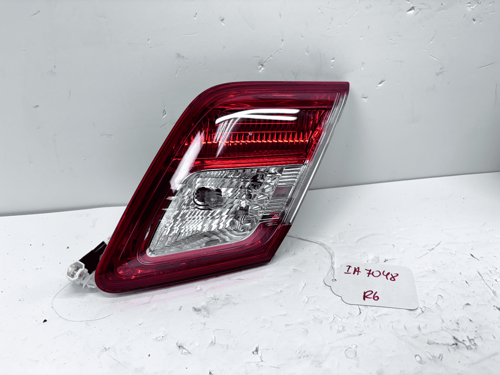 NICE 2010-11 Toyota Camry Halogen Rear Right Inner OEM Tail Light - Image 7