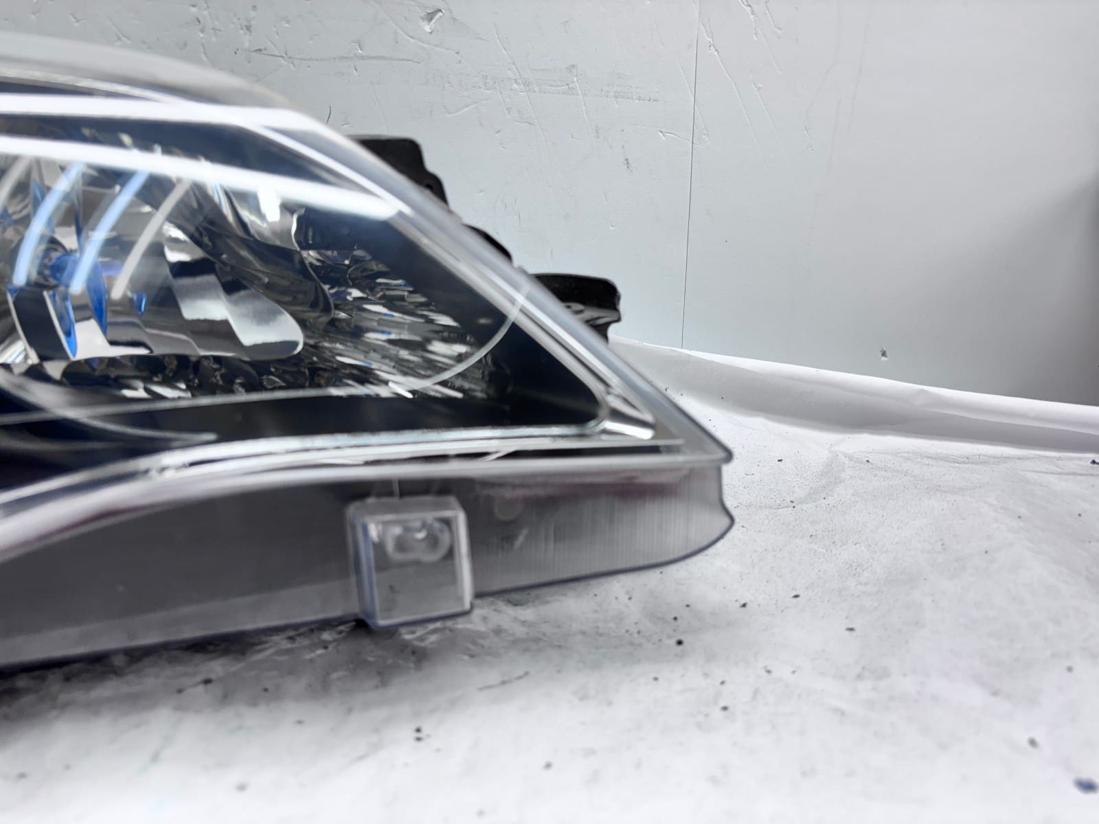 2013-2017 Toyota Avalon Halogen Front Right Headlight OEM Genuine - Image 2