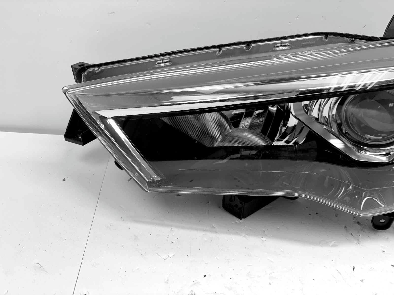 MINT 2014-2021 Toyota 4Runner Front Left OEM Headlight - Image 8