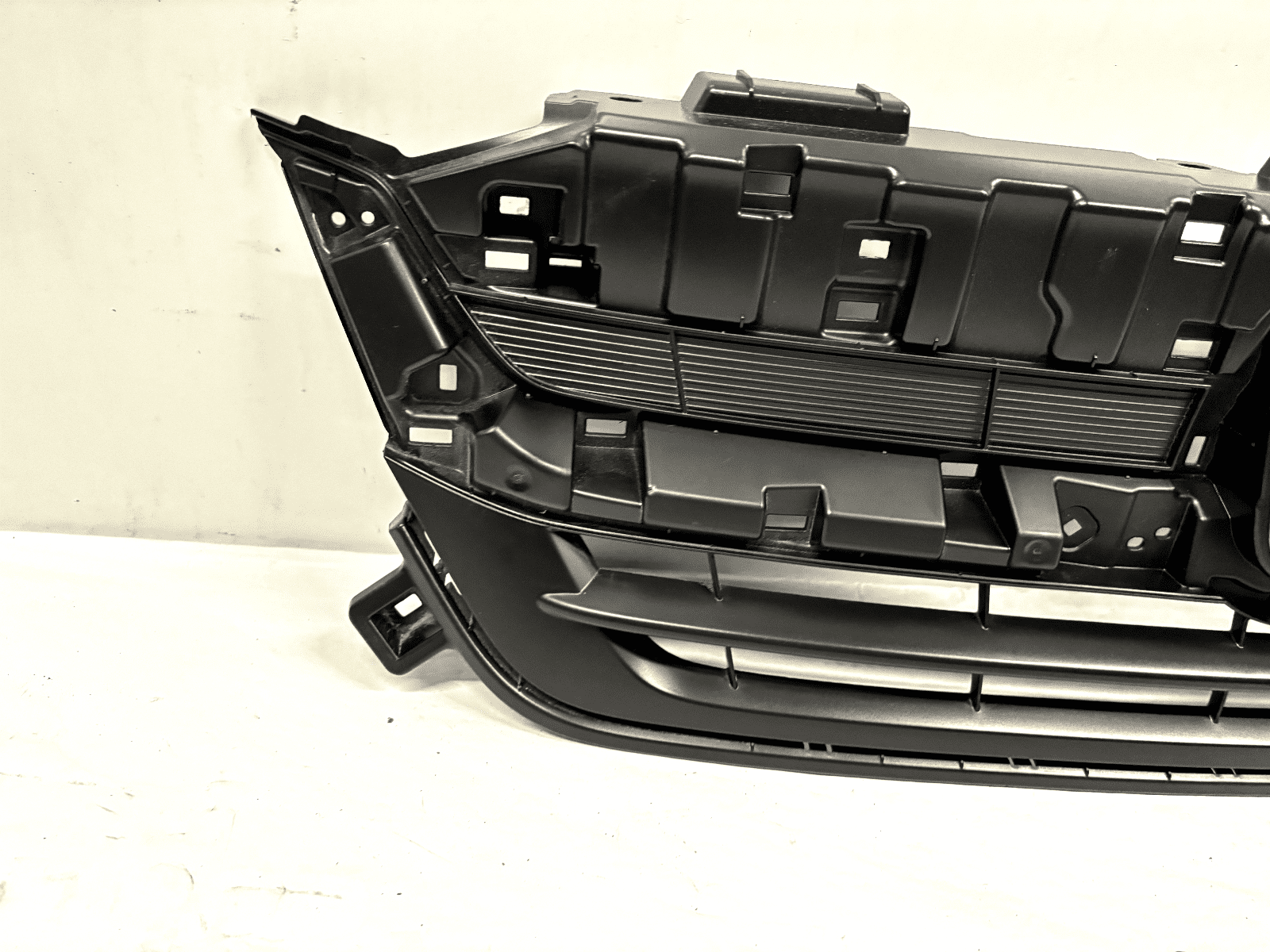 NICE 2019-2022 Honda HR-V Front OEM Grille 71121tg7a50 - Image 7