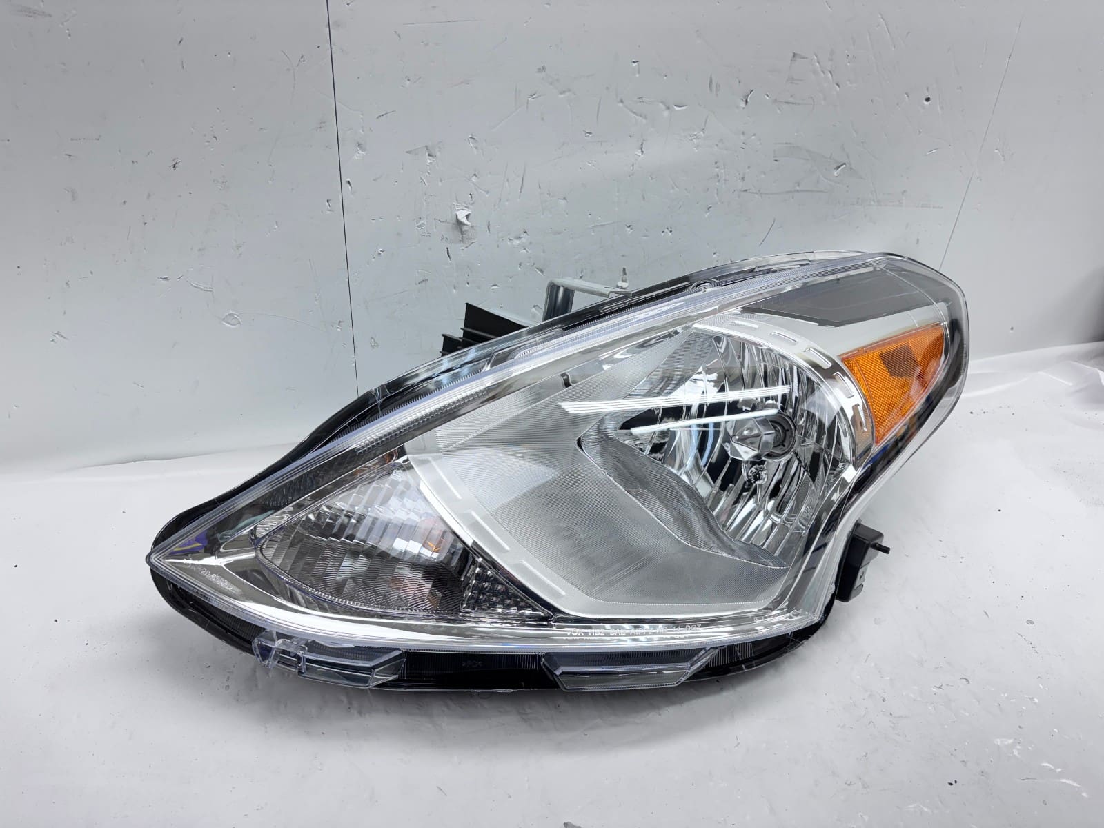 2015-19 Nissan Versa Halogen Front Left CAPA Headlight 26060609KM0A