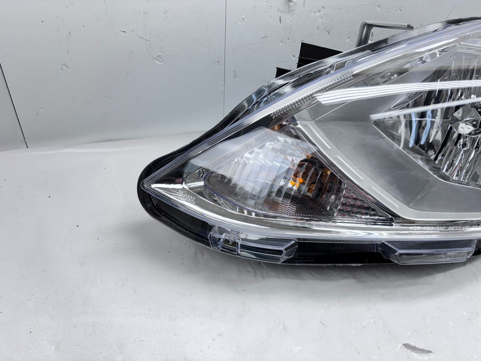 2015-19 Nissan Versa Halogen Front Left CAPA Headlight 26060609KM0A - Image 2
