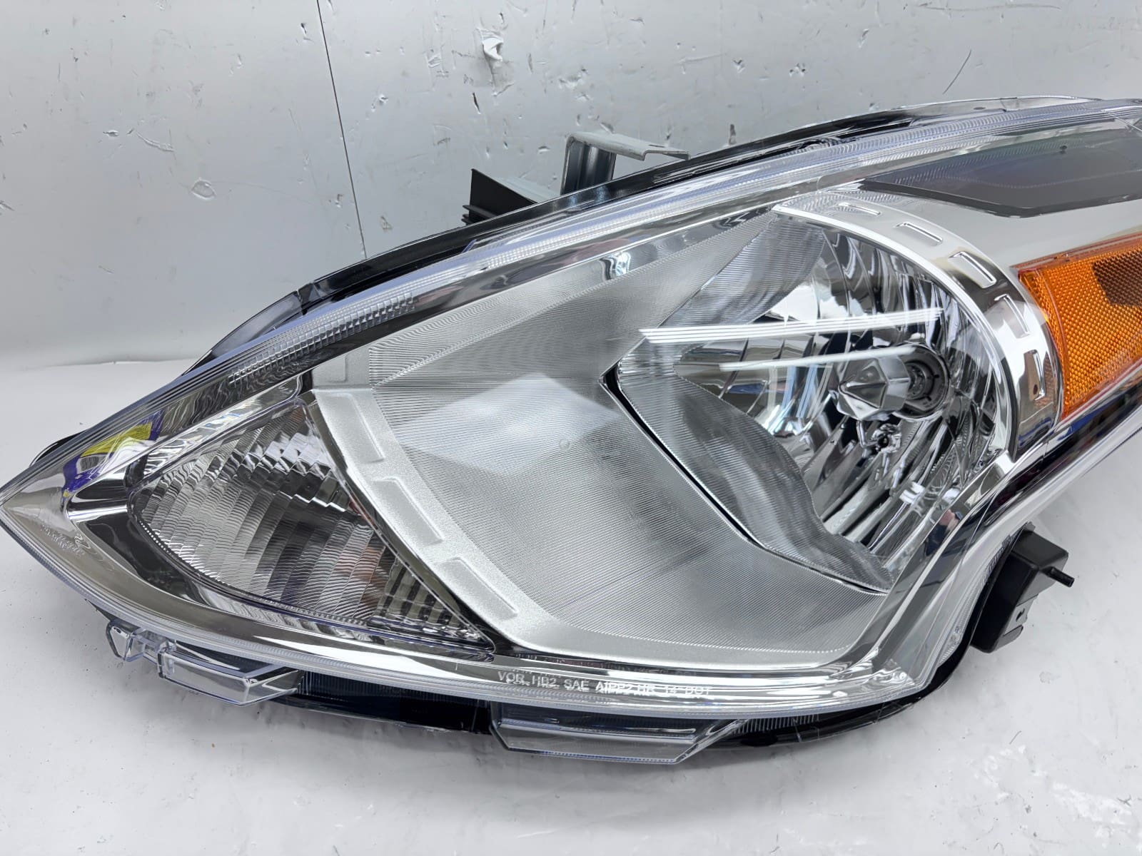2015-19 Nissan Versa Halogen Front Left CAPA Headlight 26060609KM0A - Image 5