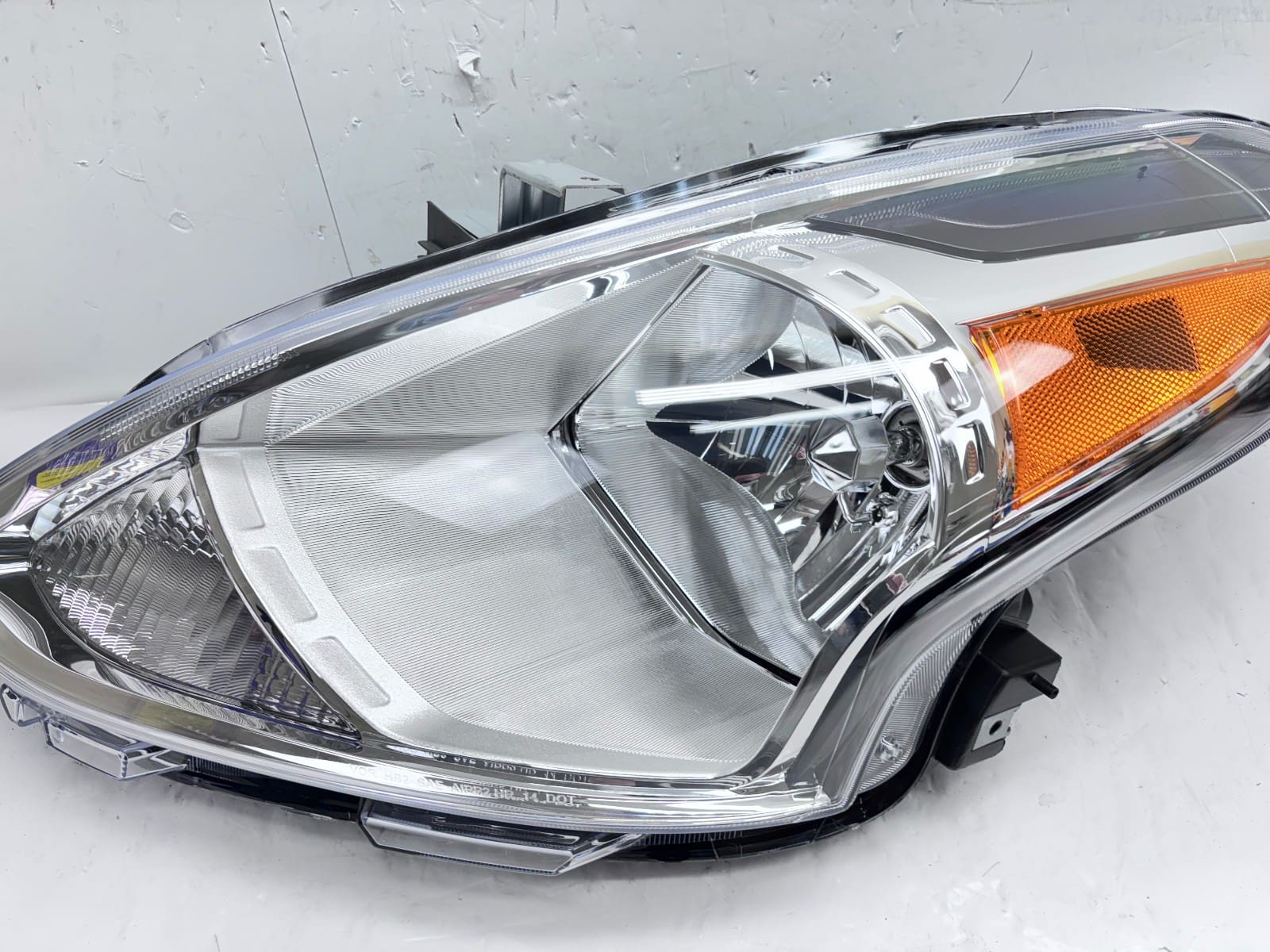 2015-19 Nissan Versa Halogen Front Left CAPA Headlight 26060609KM0A - Image 6