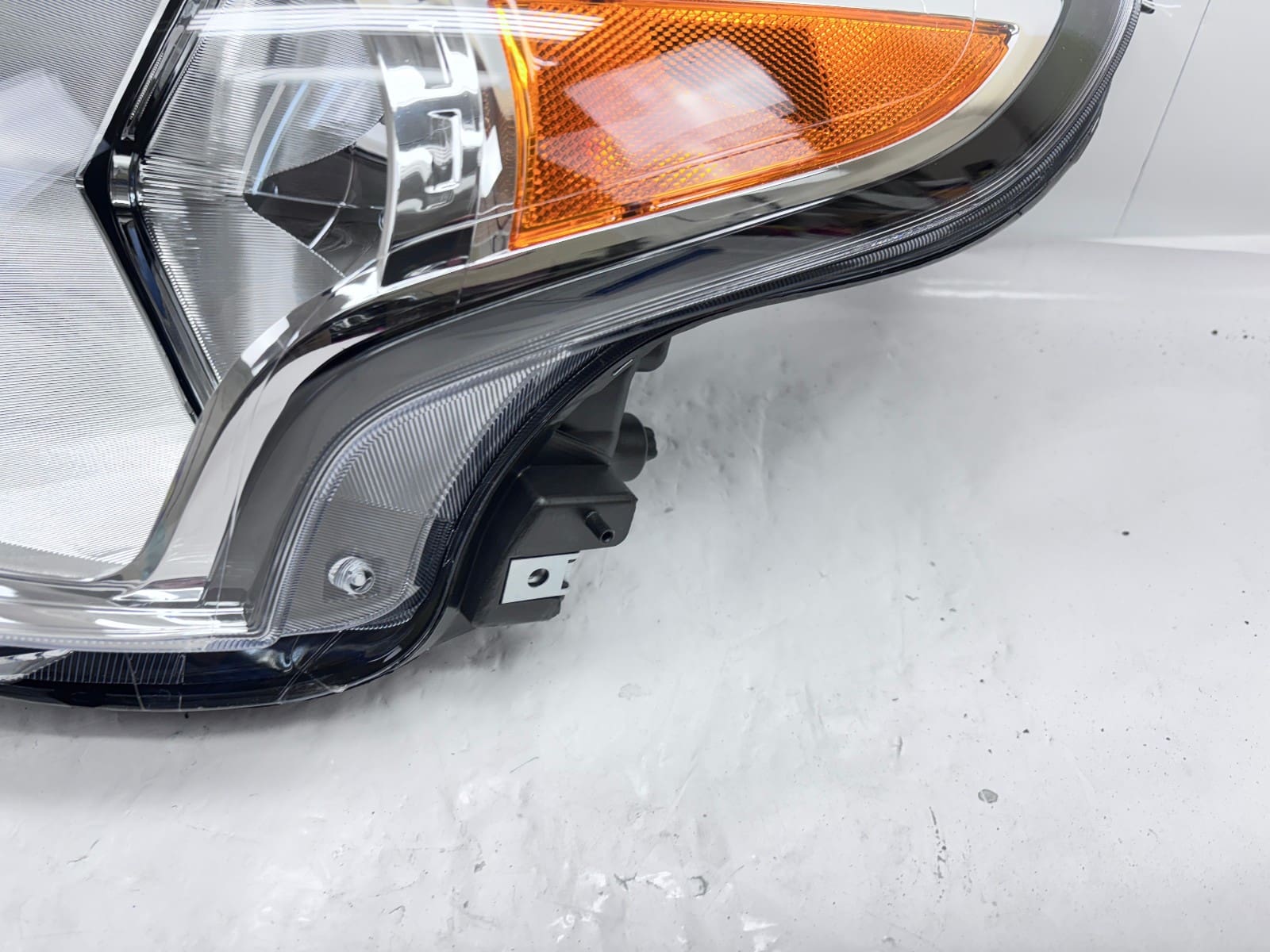 2015-19 Nissan Versa Halogen Front Left CAPA Headlight 26060609KM0A - Image 8