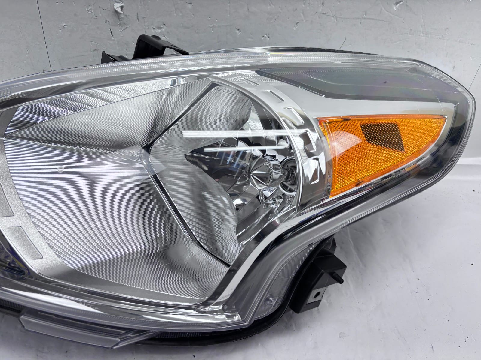 2015-19 Nissan Versa Halogen Front Left OEM Headlight 260609KM0A - Image 7