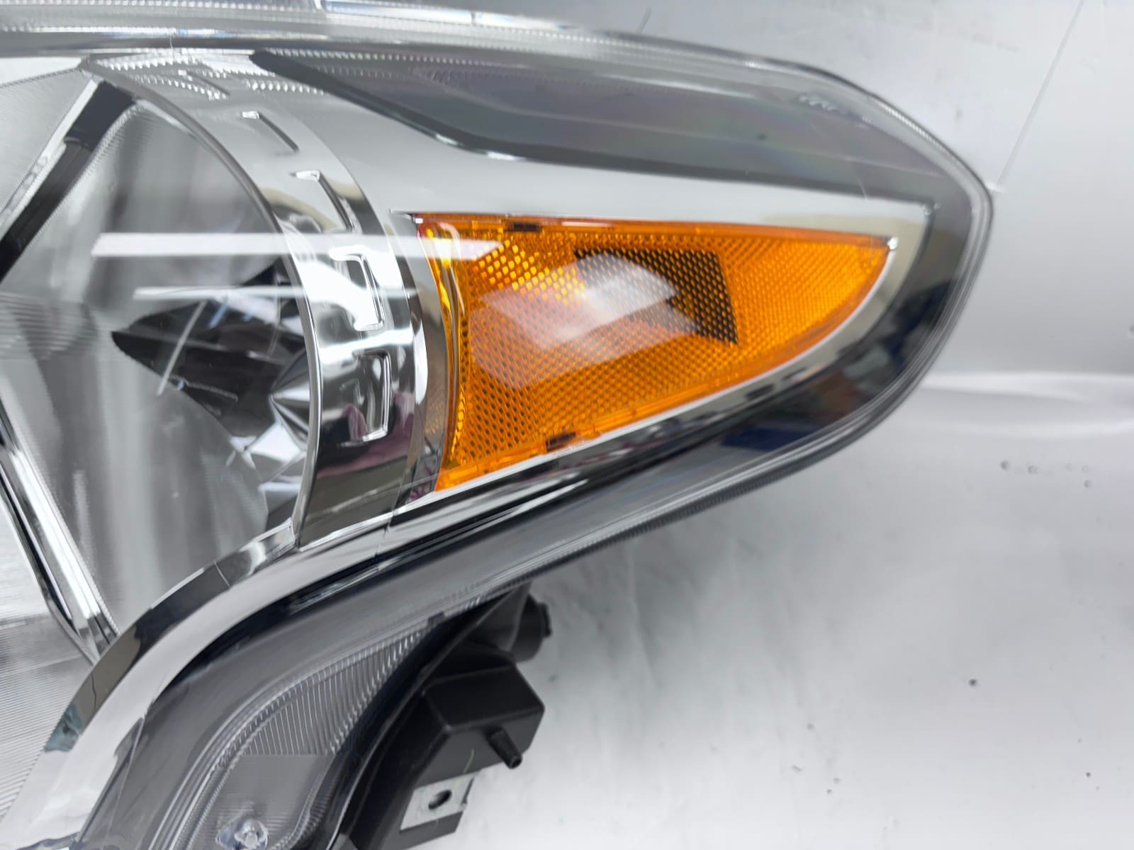 2015-19 Nissan Versa Halogen Front Left OEM Headlight 260609KM0A - Image 9