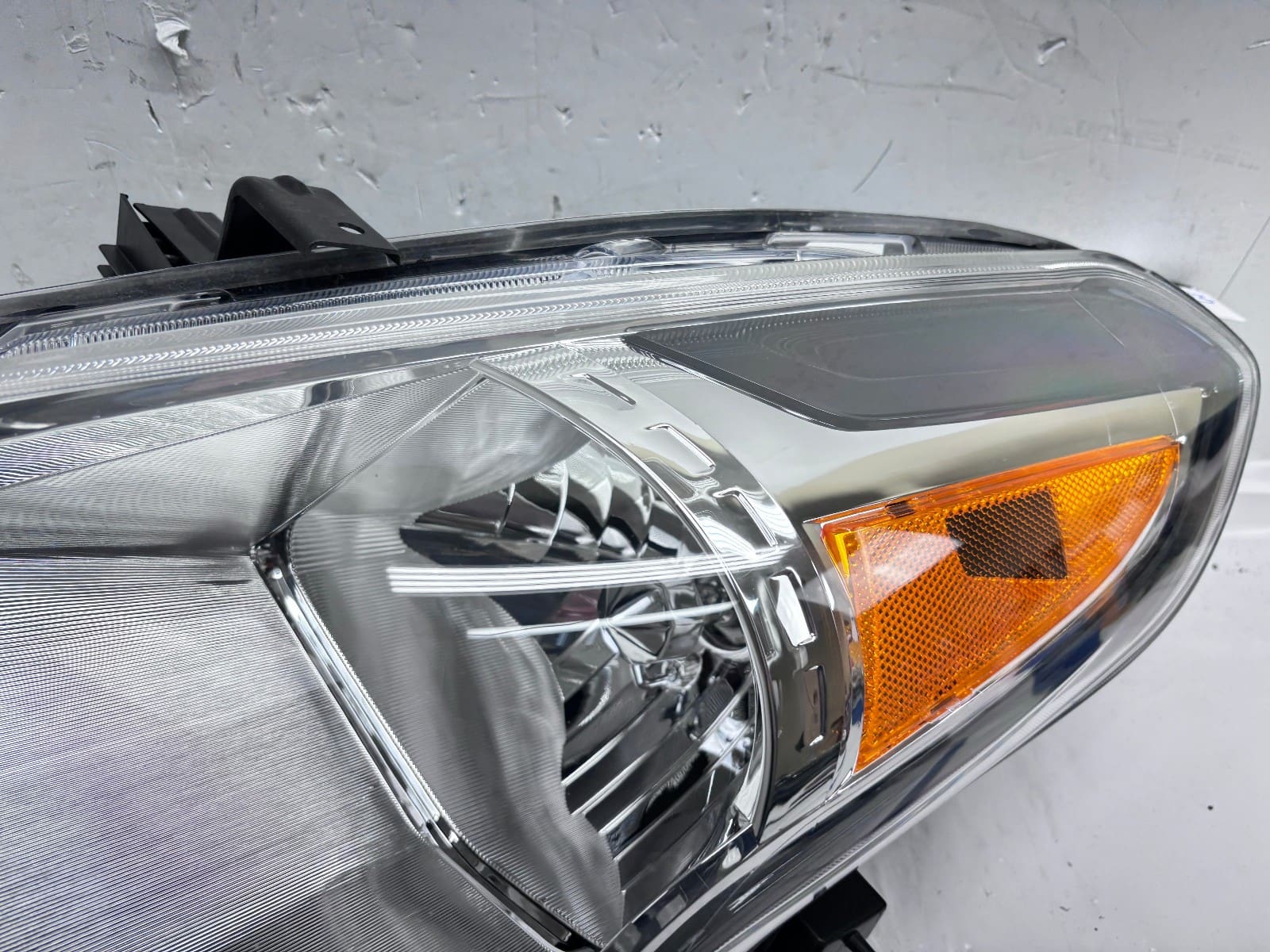 2015-19 Nissan Versa Halogen Front Left OEM Headlight 260609KM0A - Image 10