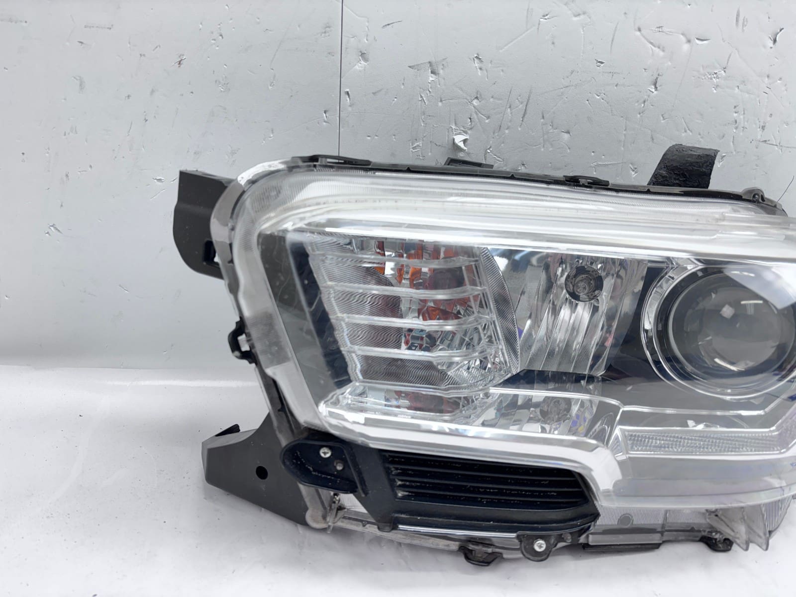 2016-22 Toyota Tacoma Halogen LED Front Left OEM Headlight - Image 2