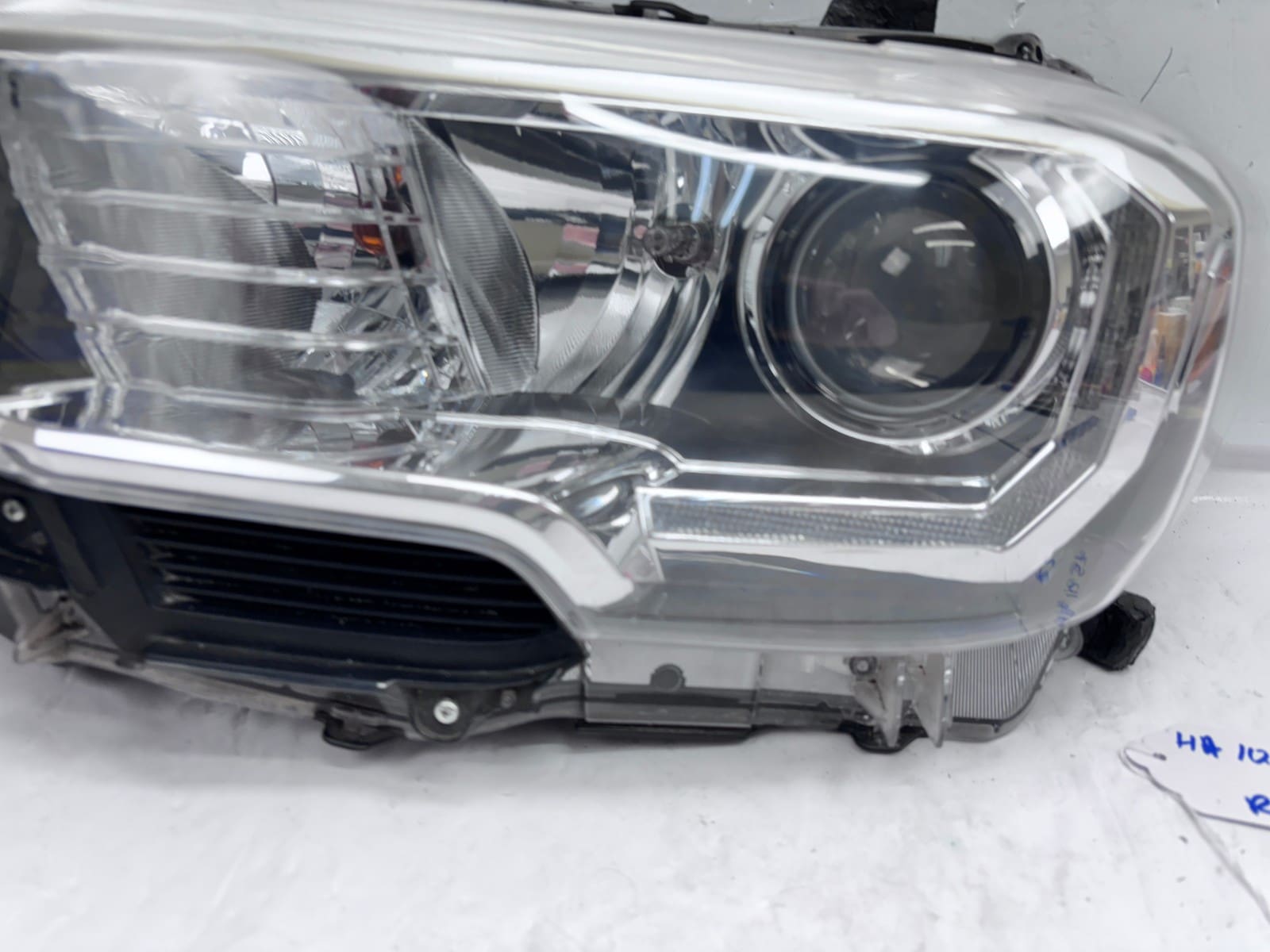 2016-22 Toyota Tacoma Halogen LED Front Left OEM Headlight - Image 4