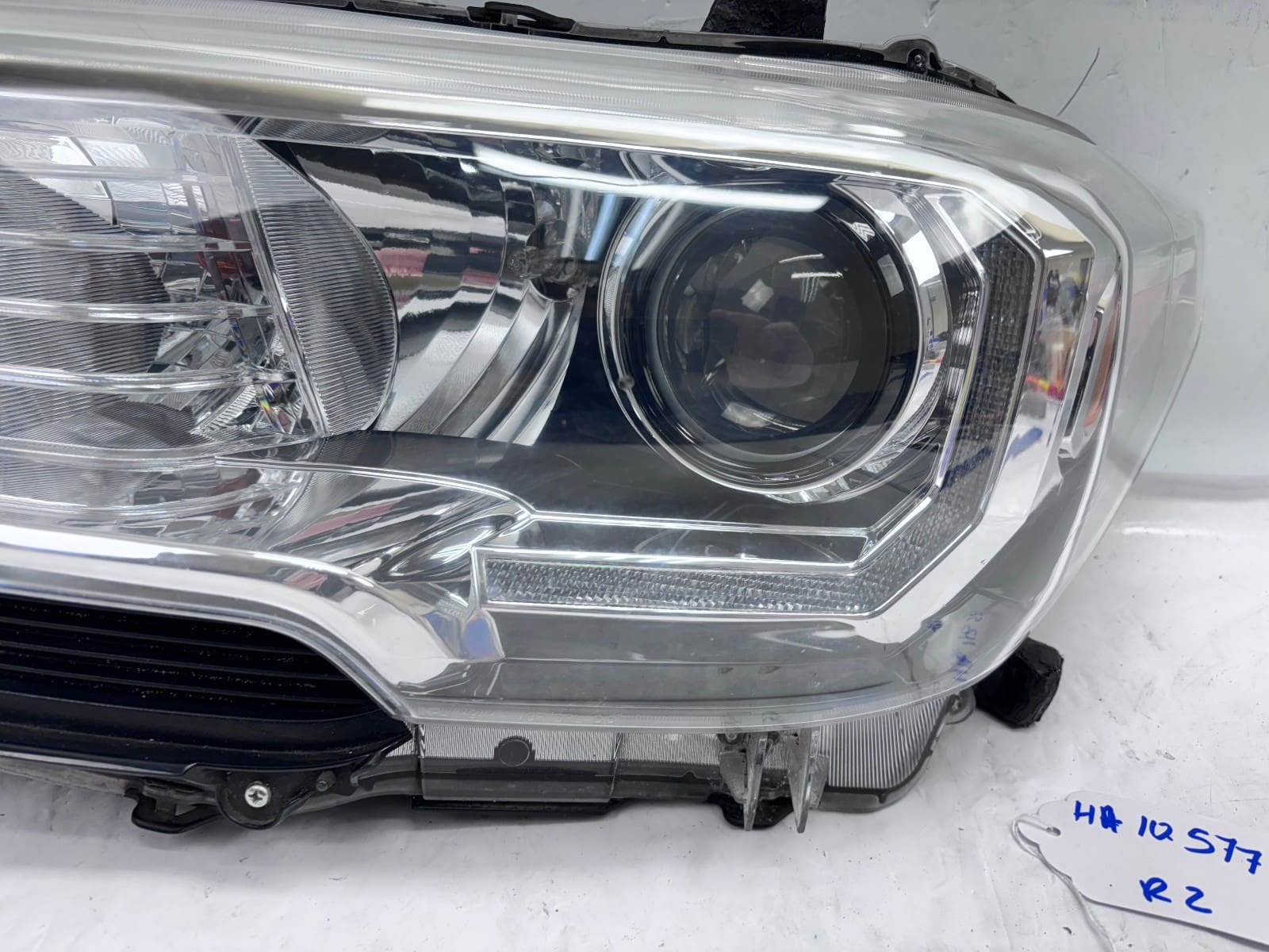 2016-22 Toyota Tacoma Halogen LED Front Left OEM Headlight - Image 5