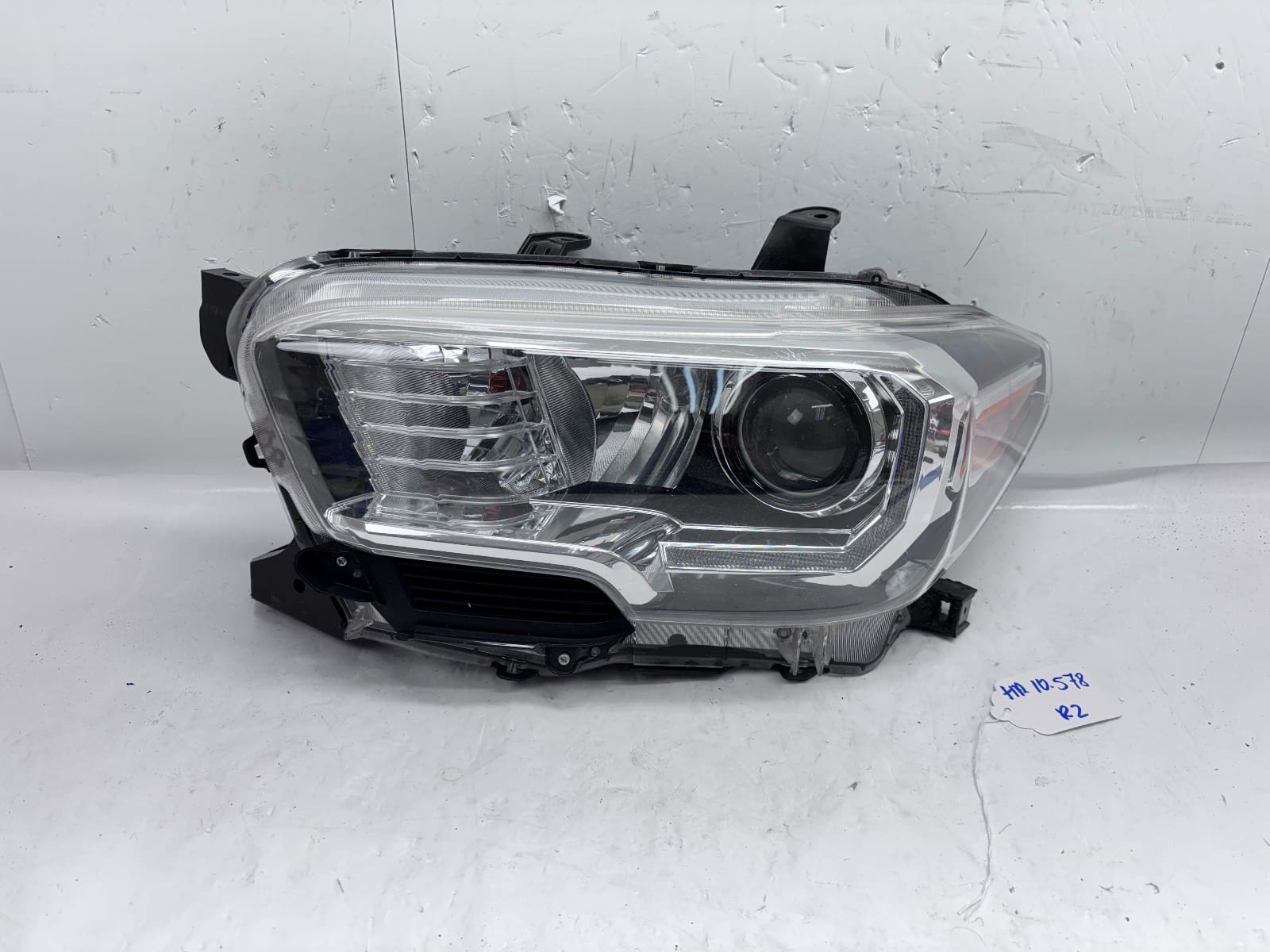2016-22 Toyota Tacoma Halogen LED Front Left OEM Headlight 81150-04270
