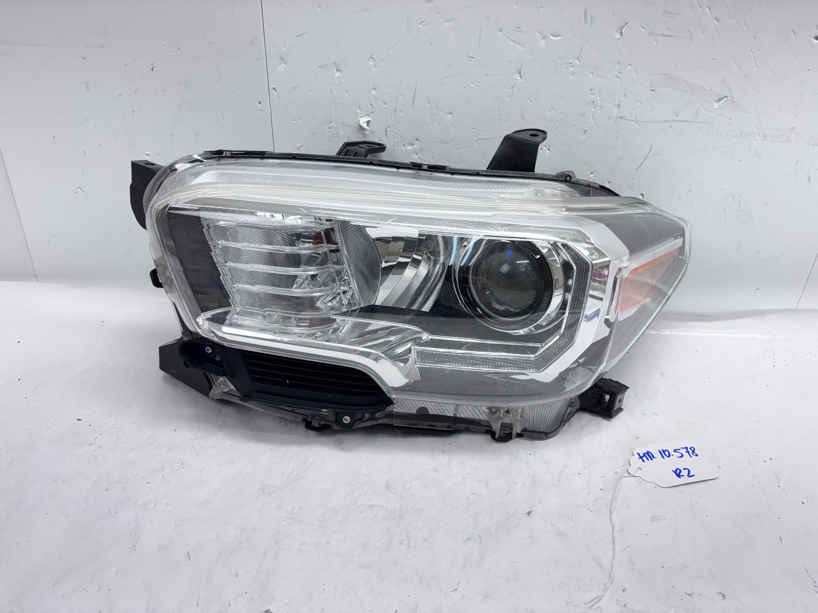 2016-22 Toyota Tacoma Halogen LED Front Left OEM Headlight 81150-04270 - Image 2
