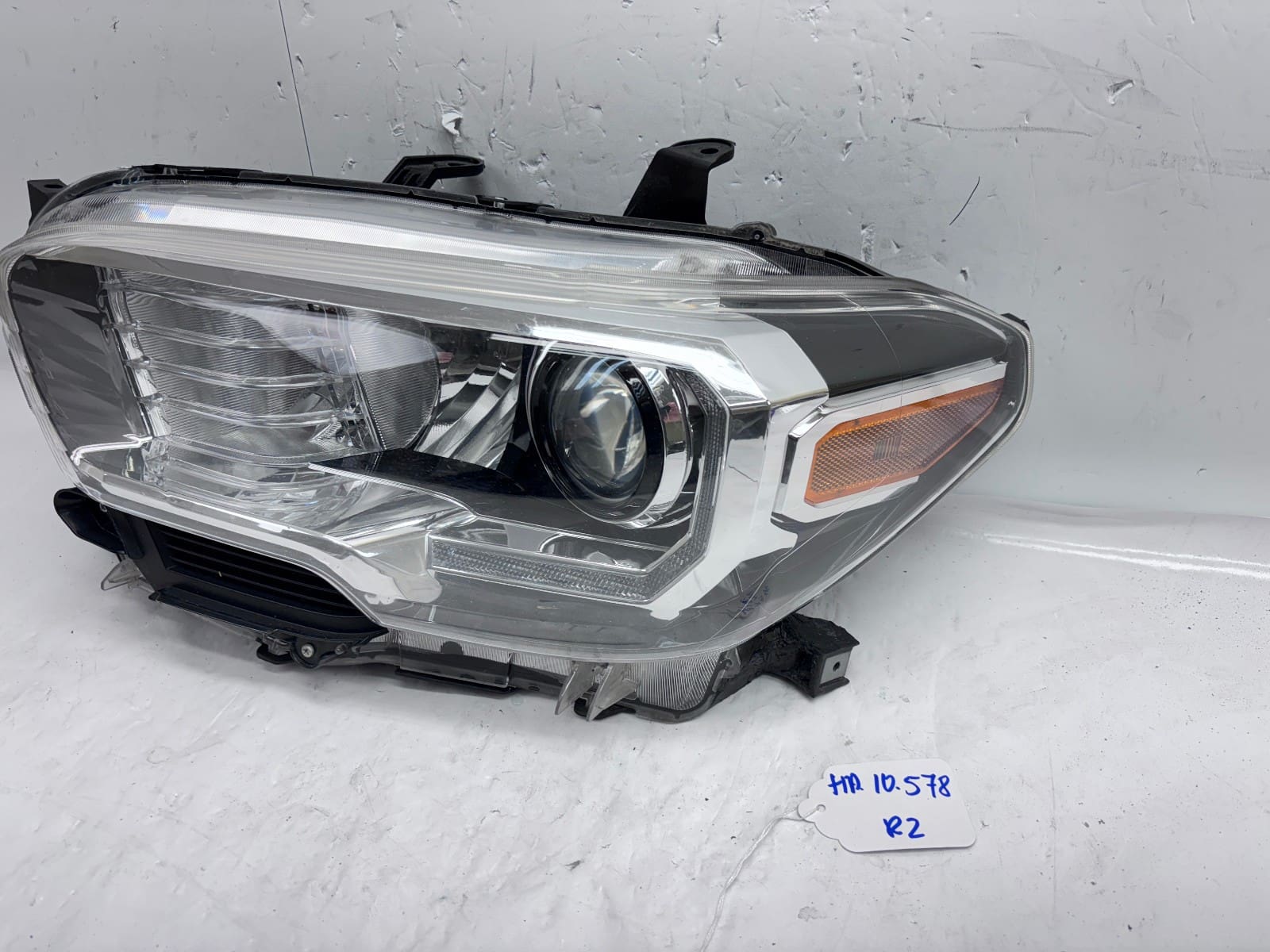 2016-22 Toyota Tacoma Halogen LED Front Left OEM Headlight 81150-04270 - Image 3