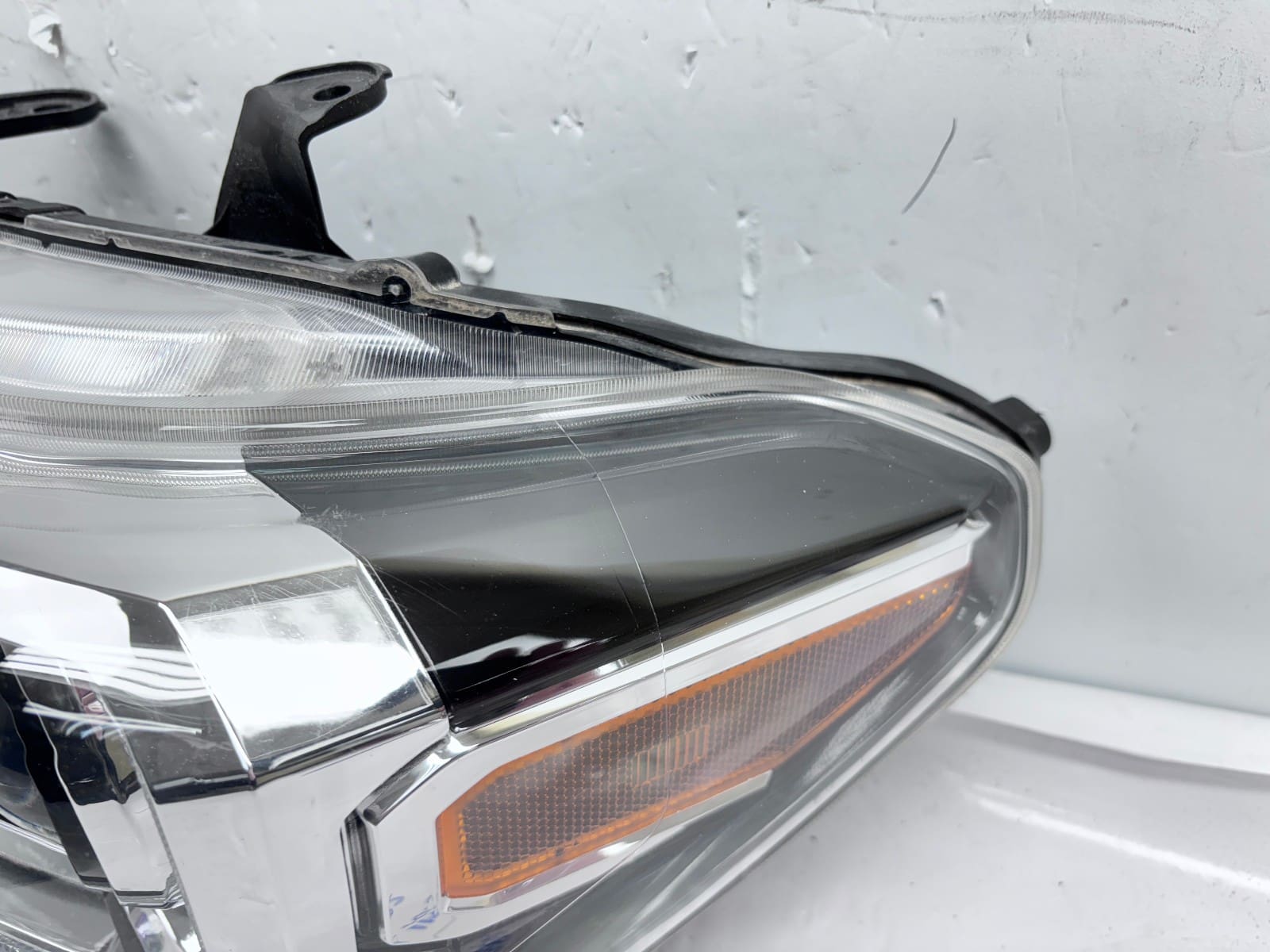 2016-22 Toyota Tacoma Halogen LED Front Left OEM Headlight 81150-04270 - Image 9